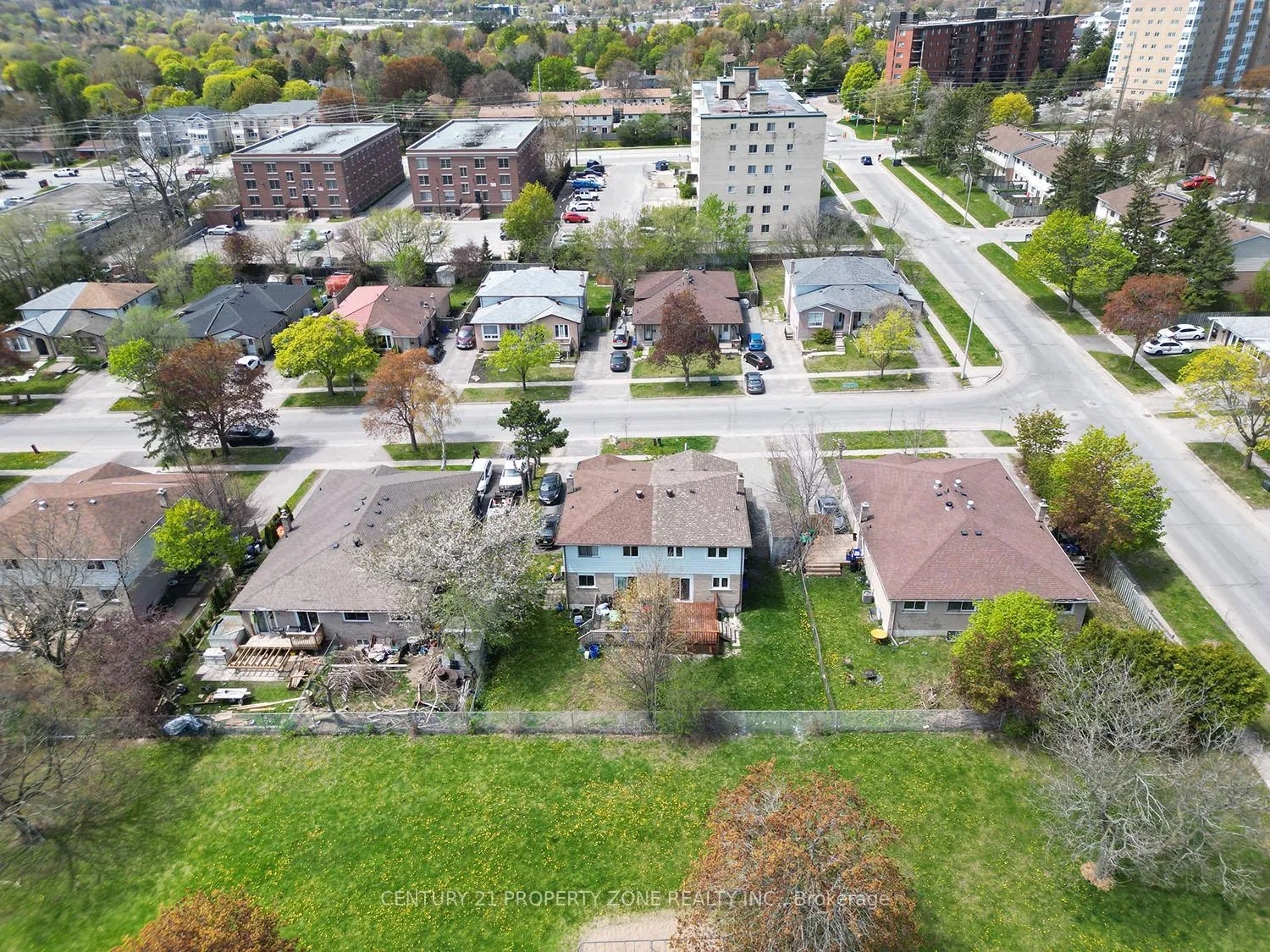 Photo 6 of 39 Sylvia Street, Barrie, Grove East — HOMEH