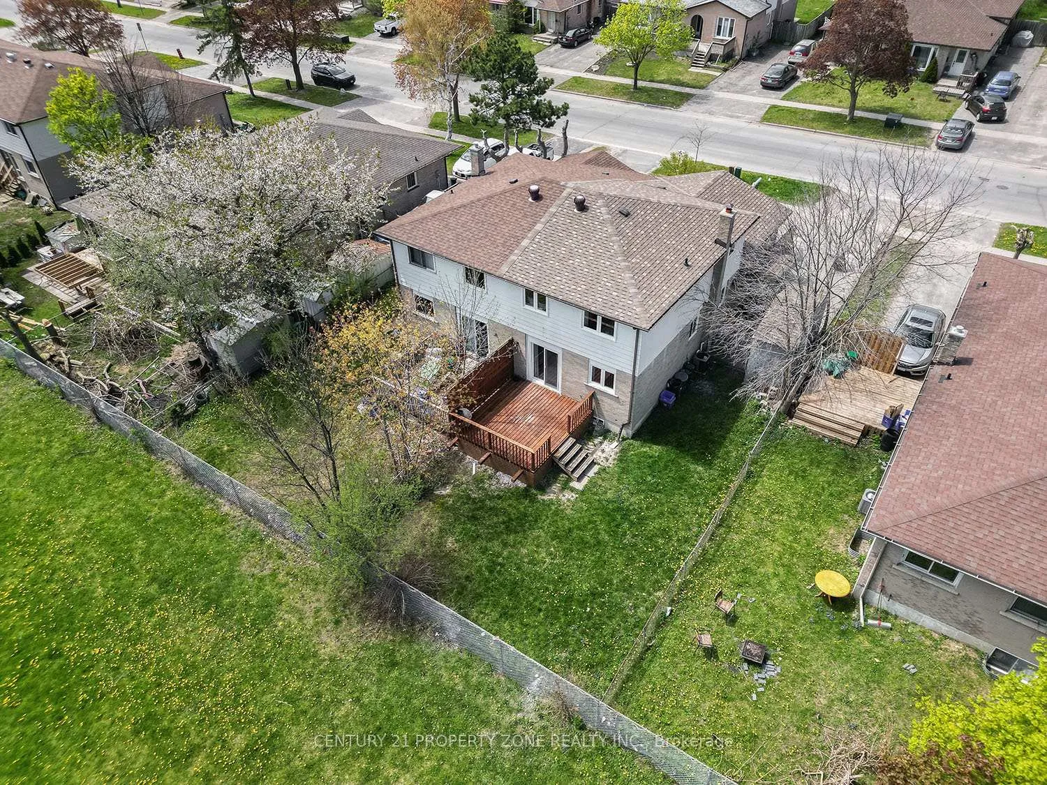 Photo 10 of 39 Sylvia Street, Barrie, Grove East — HOMEH