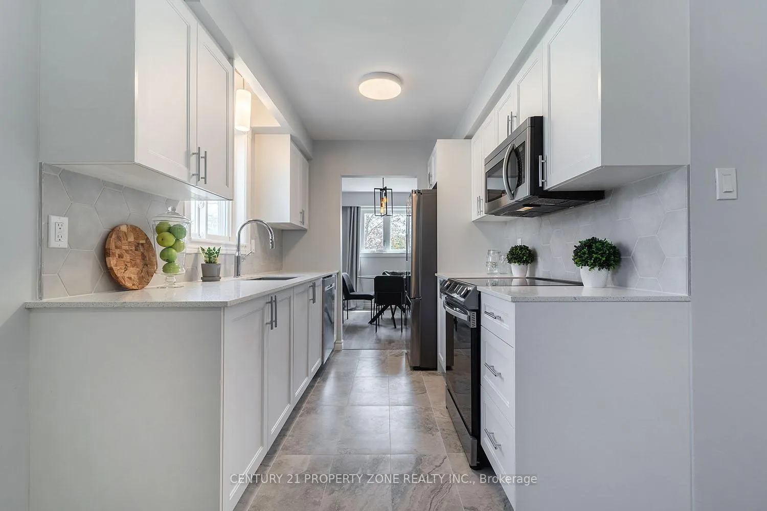 Photo 14 of 39 Sylvia Street, Barrie, Grove East — HOMEH