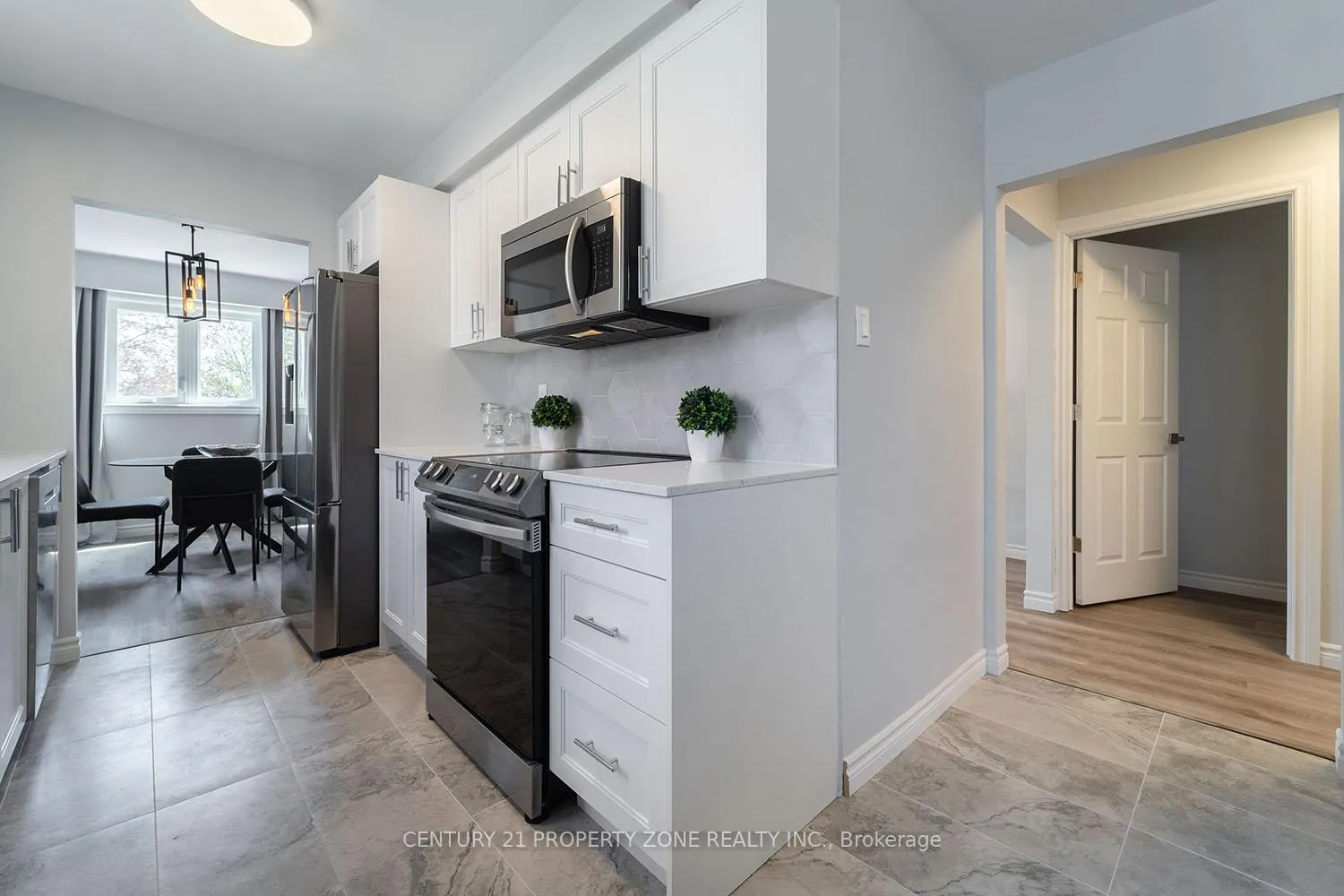 Photo 15 of 39 Sylvia Street, Barrie, Grove East — HOMEH