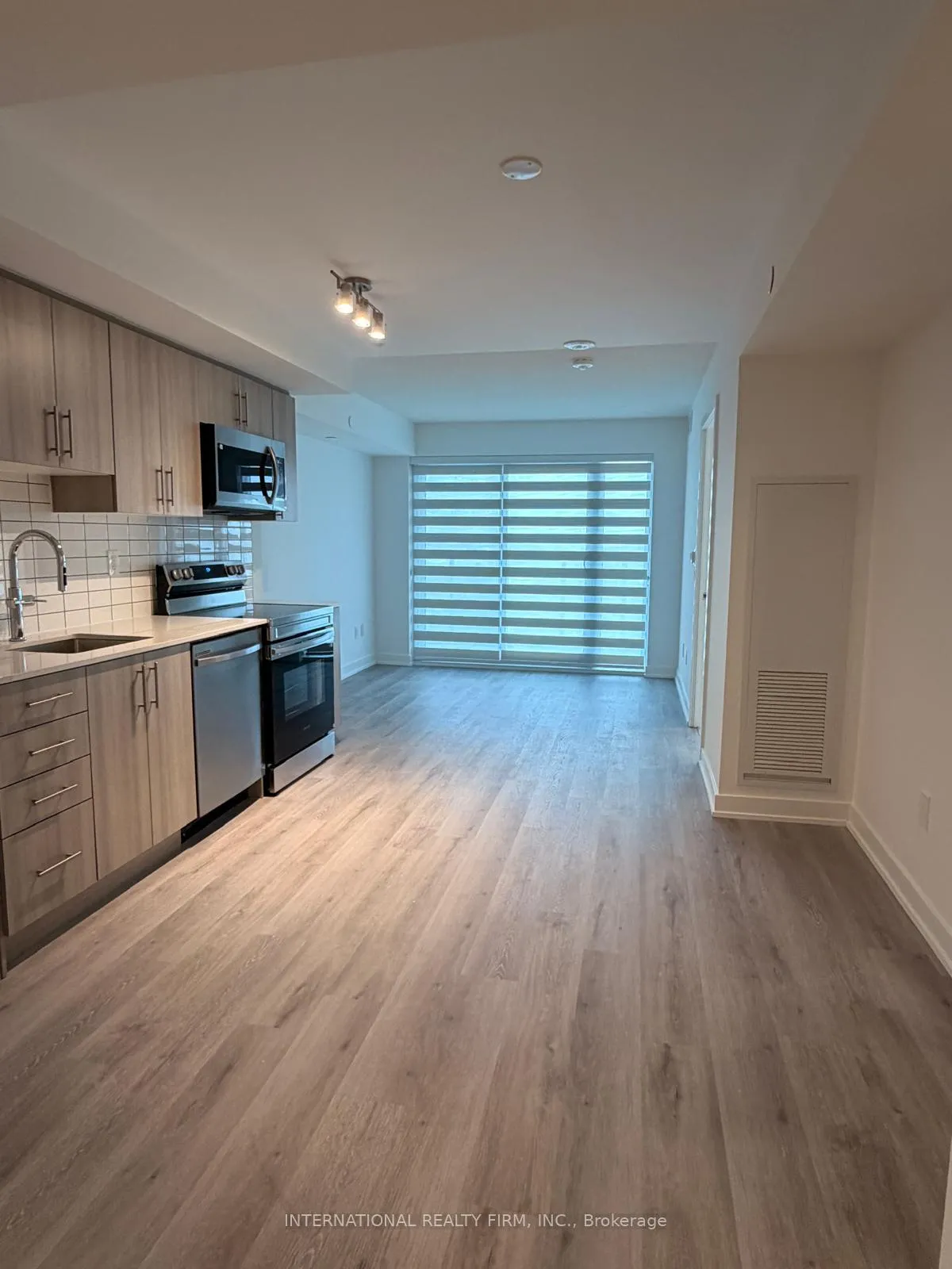 Photo 1 of Unit 907, 1010 Sandy Beach Road, Pickering, Bay Ridges — HOMEH