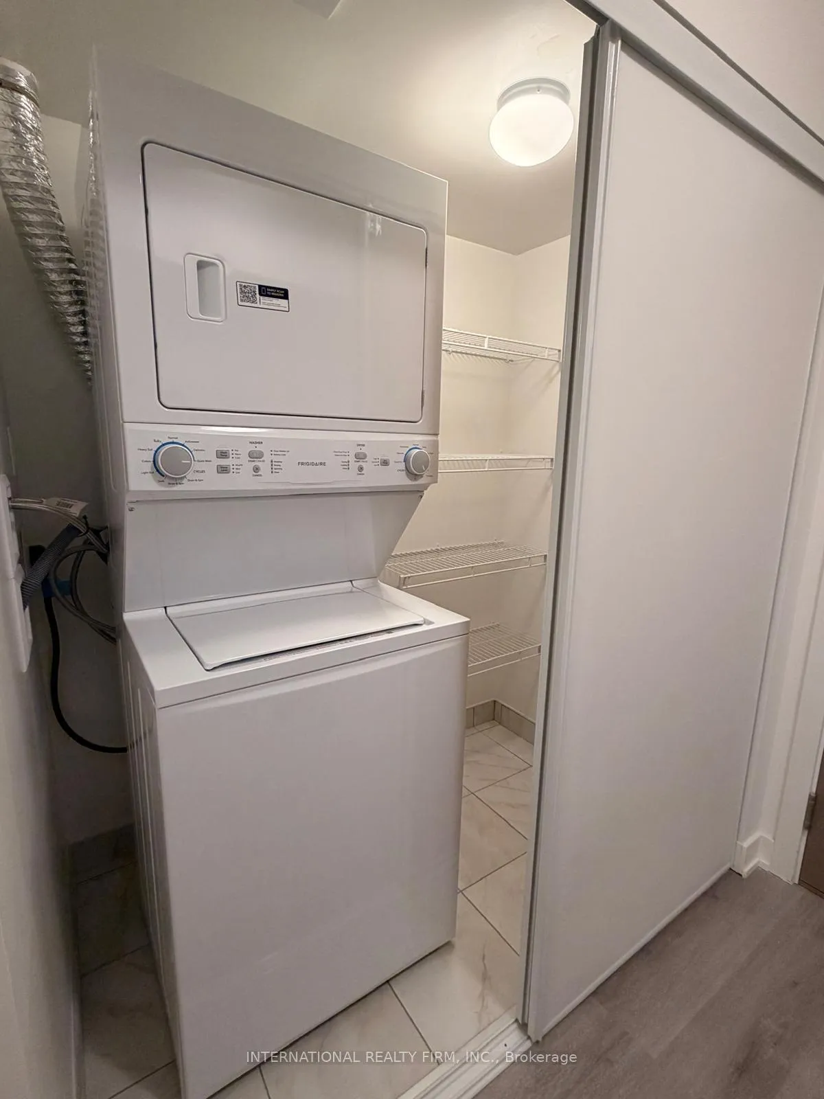 Photo 4 of Unit 907, 1010 Sandy Beach Road, Pickering, Bay Ridges — HOMEH