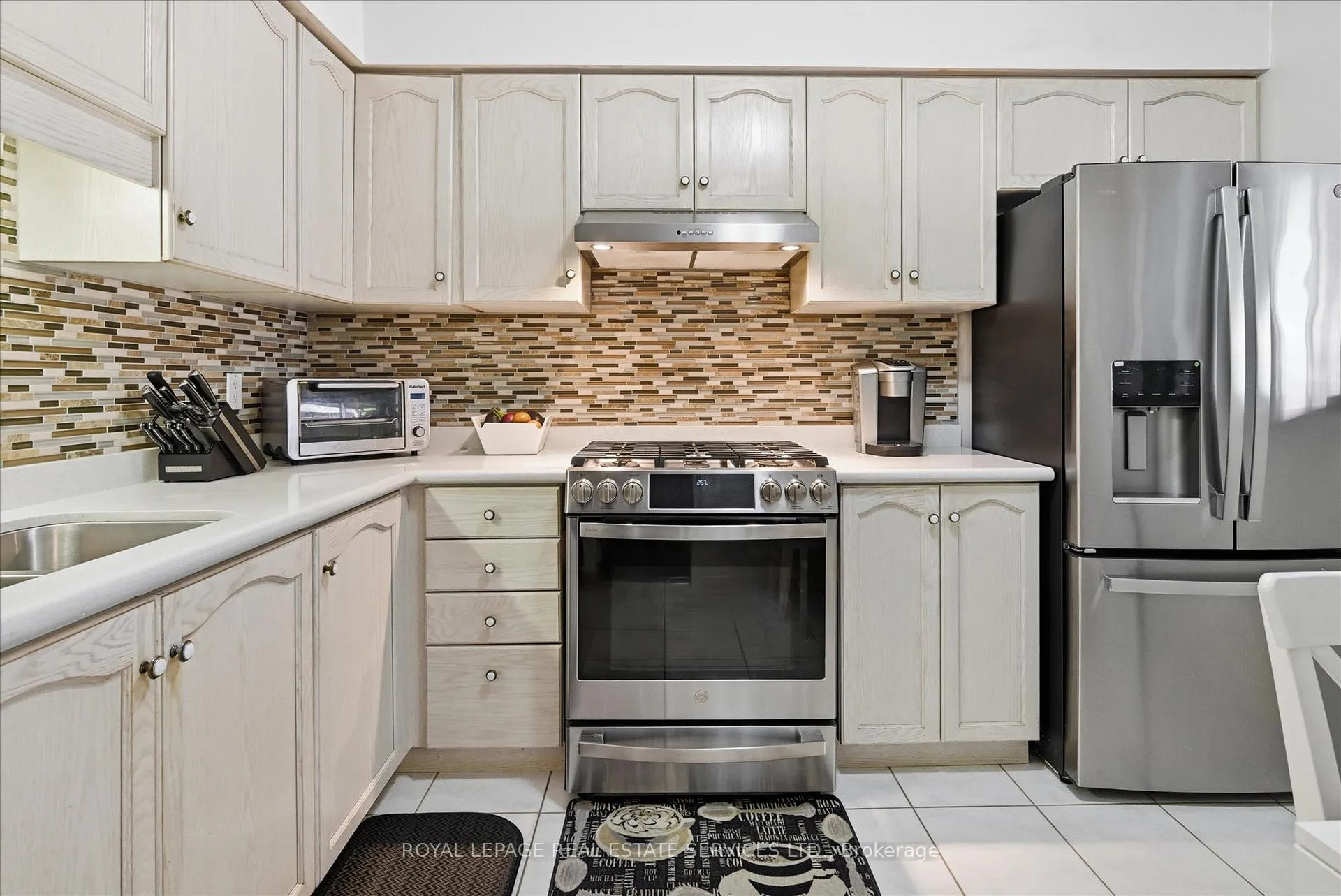 Photo 14 of 1267 Walkers Line, Burlington, Tansley — HOMEH