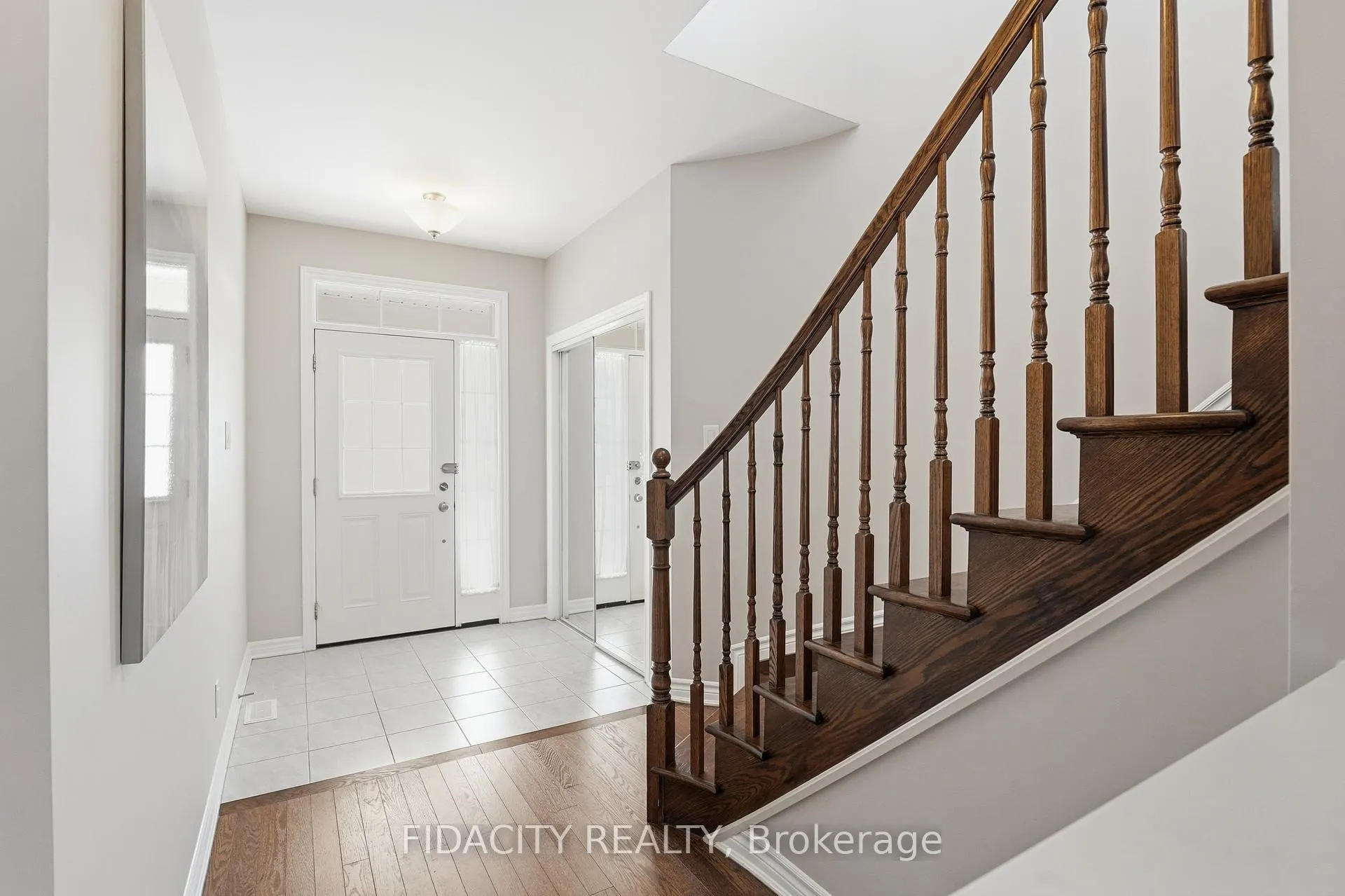 Photo 4 of 16 Sweetbay Circle, Ottawa, Stittsville (North) — HOMEH