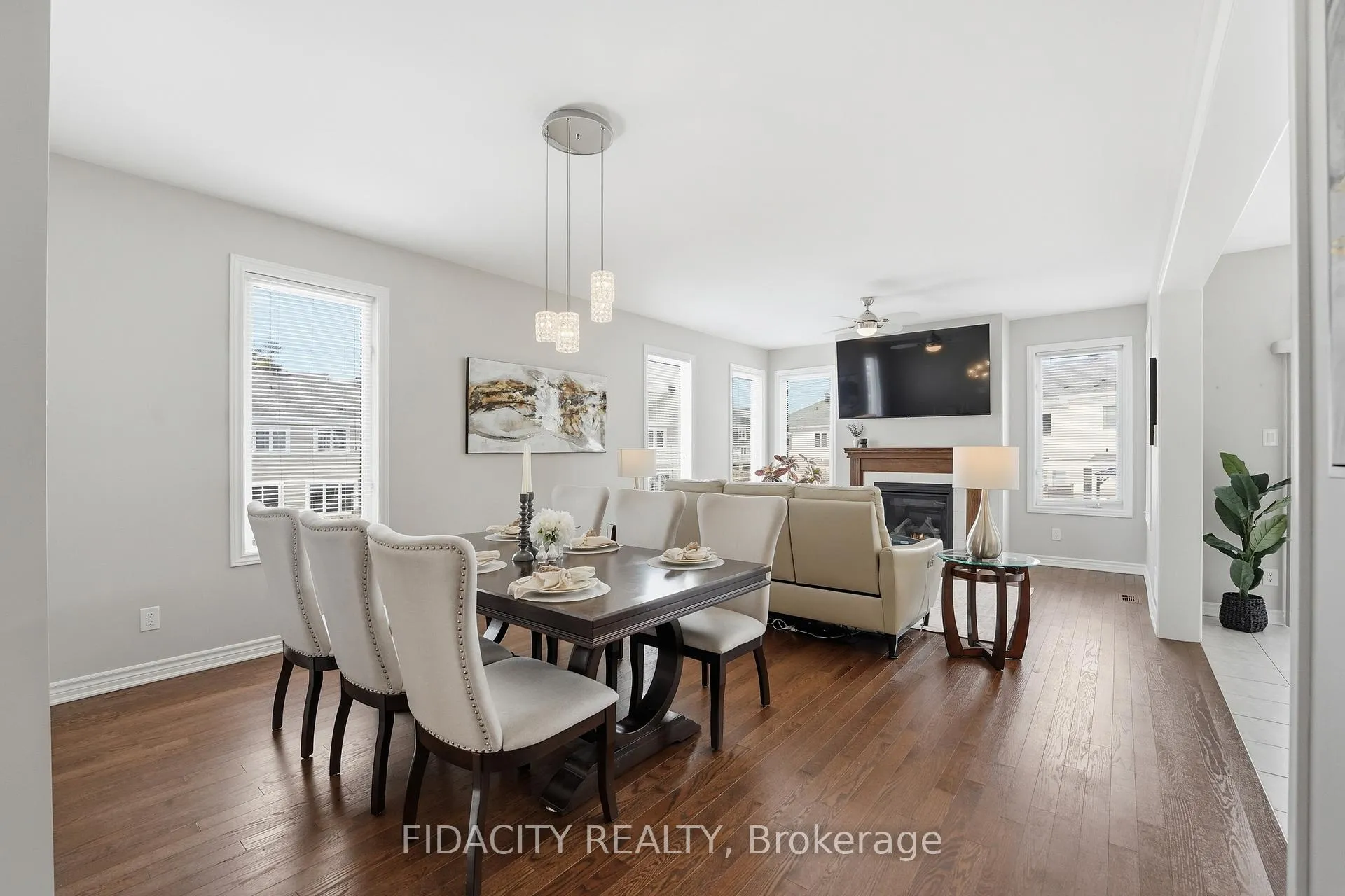 Photo 5 of 16 Sweetbay Circle, Ottawa, Stittsville (North) — HOMEH