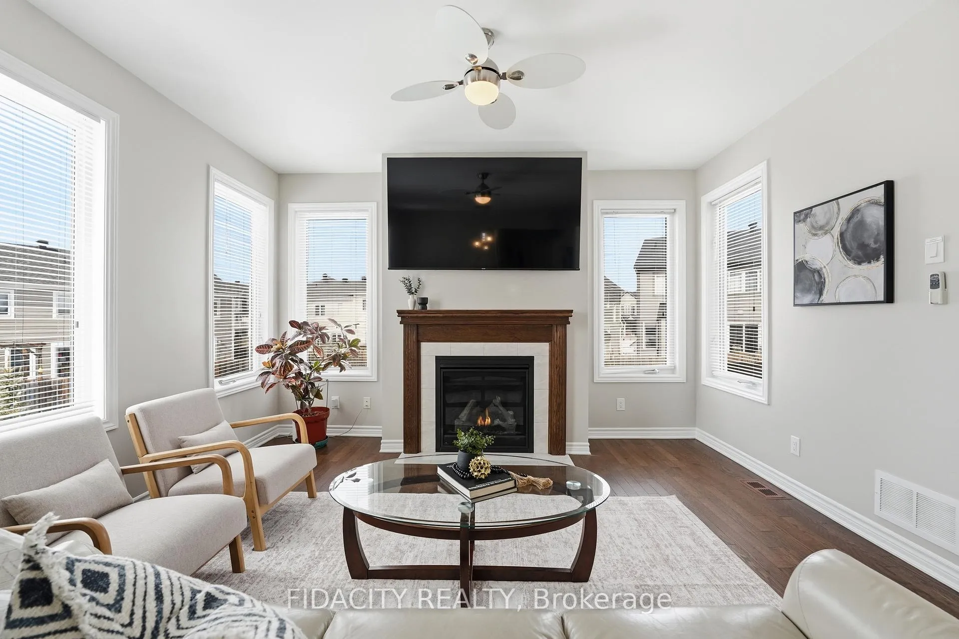 Photo 8 of 16 Sweetbay Circle, Ottawa, Stittsville (North) — HOMEH