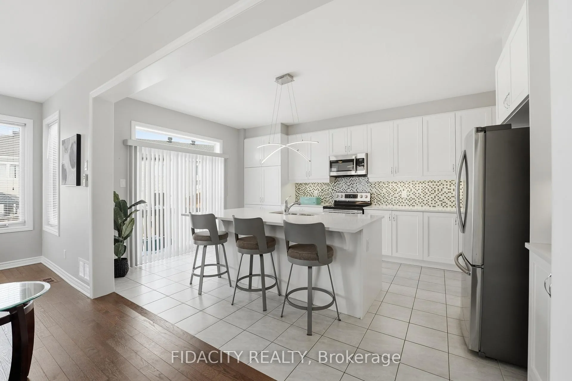 Photo 11 of 16 Sweetbay Circle, Ottawa, Stittsville (North) — HOMEH