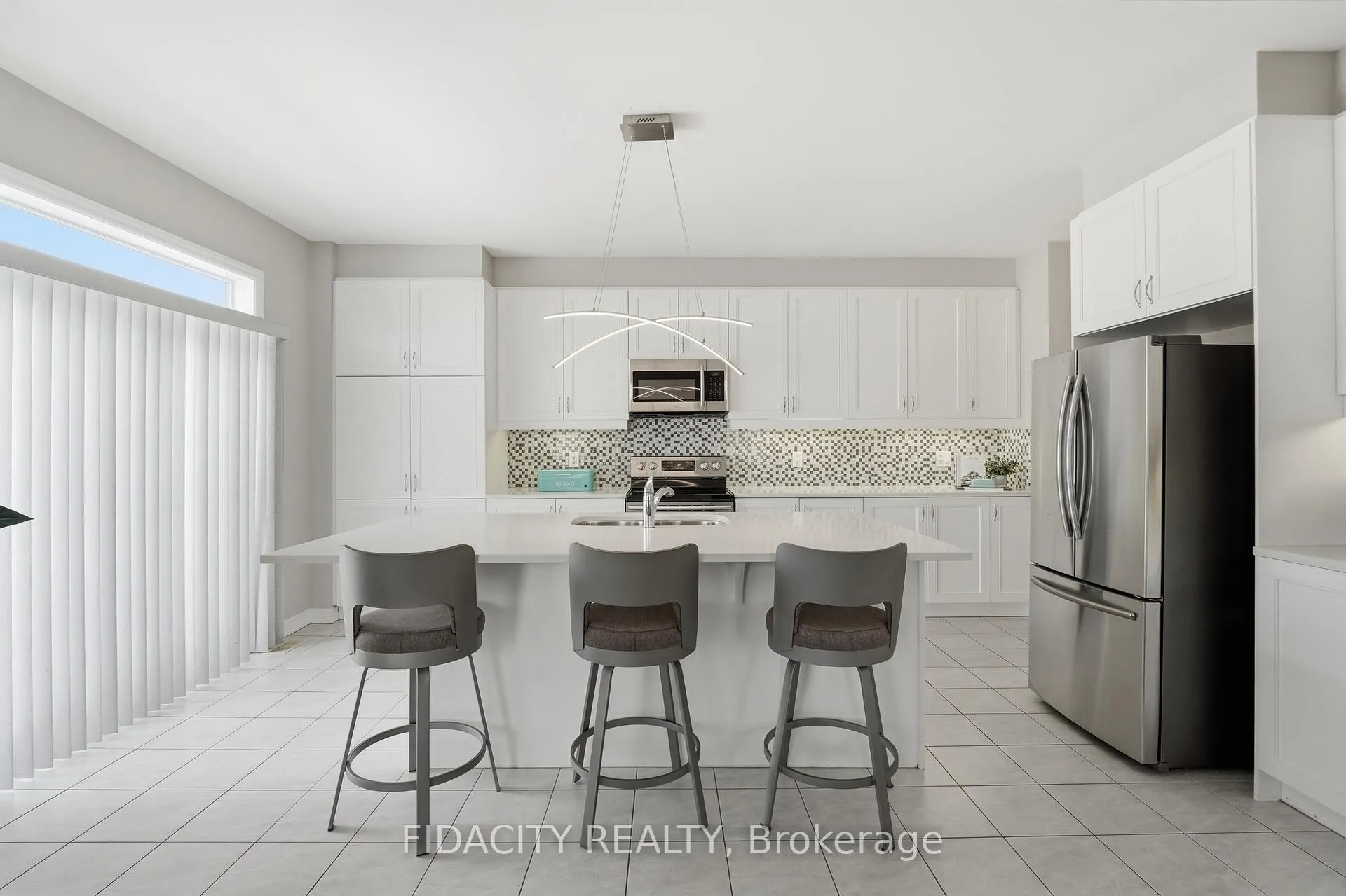 Photo 13 of 16 Sweetbay Circle, Ottawa, Stittsville (North) — HOMEH