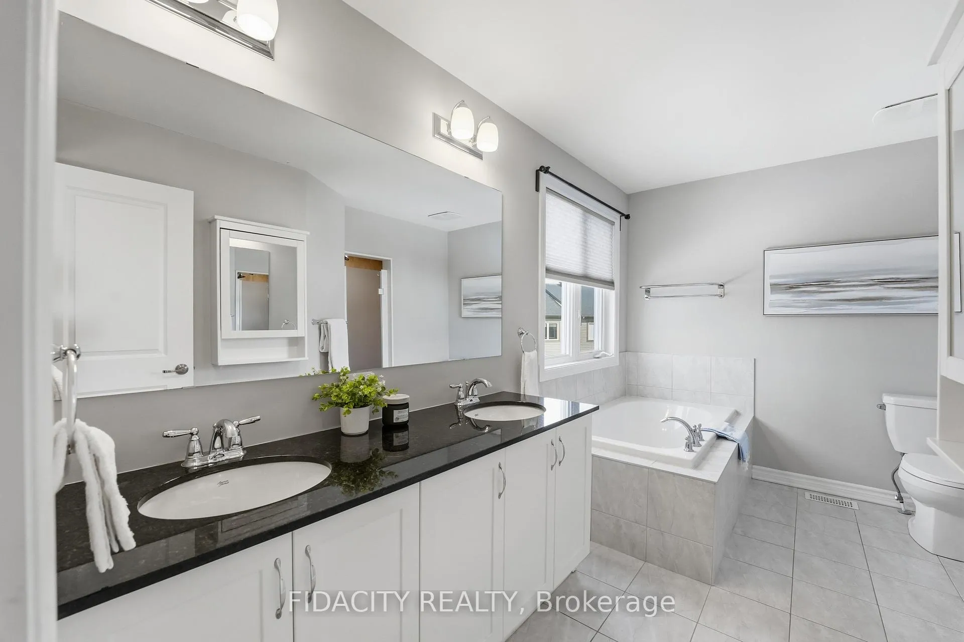 Photo 23 of 16 Sweetbay Circle, Ottawa, Stittsville (North) — HOMEH