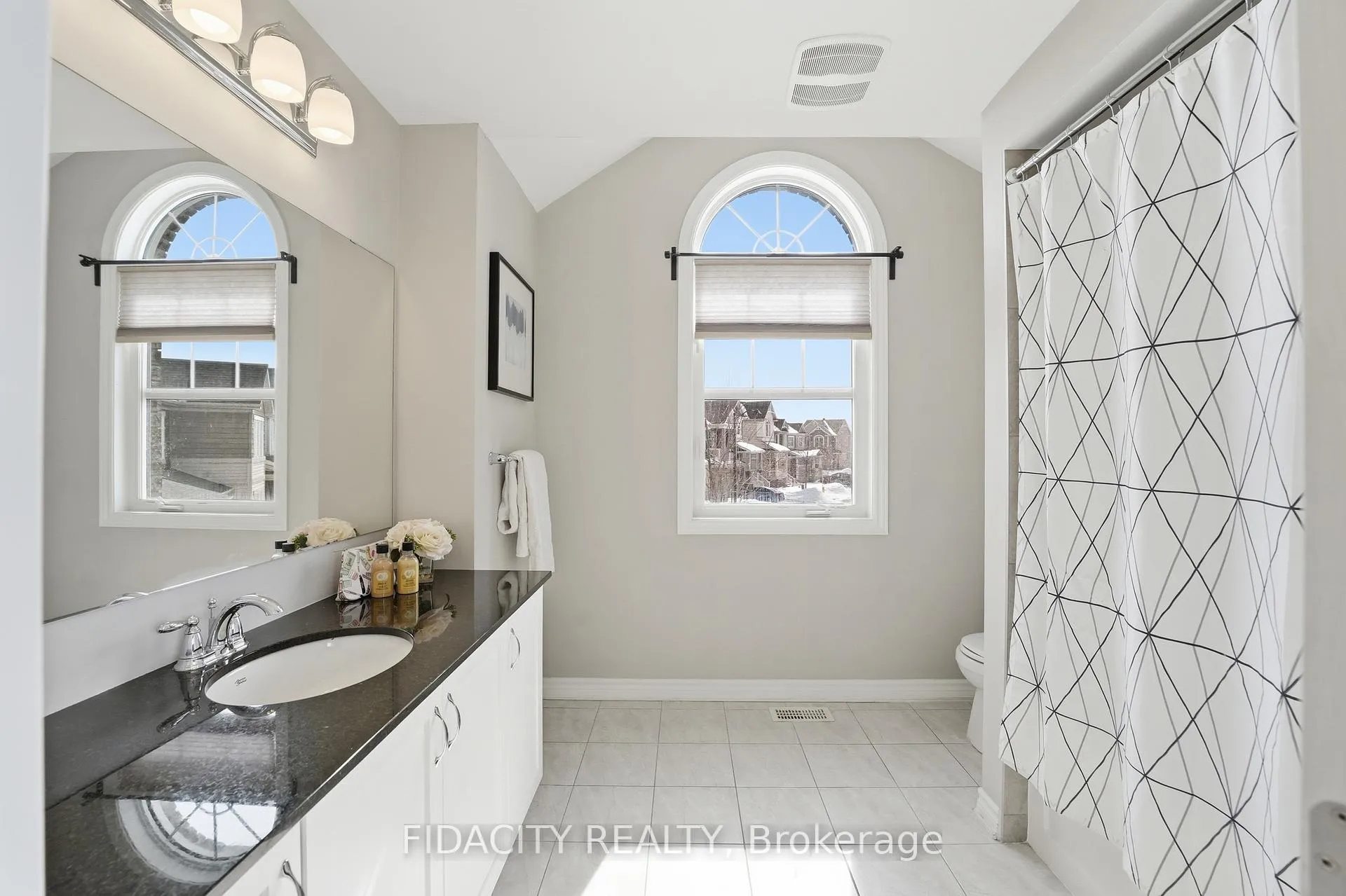 Photo 28 of 16 Sweetbay Circle, Ottawa, Stittsville (North) — HOMEH