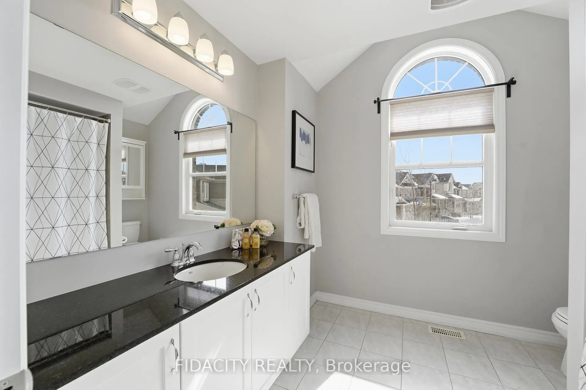Photo 29 of 16 Sweetbay Circle, Ottawa, Stittsville (North) — HOMEH