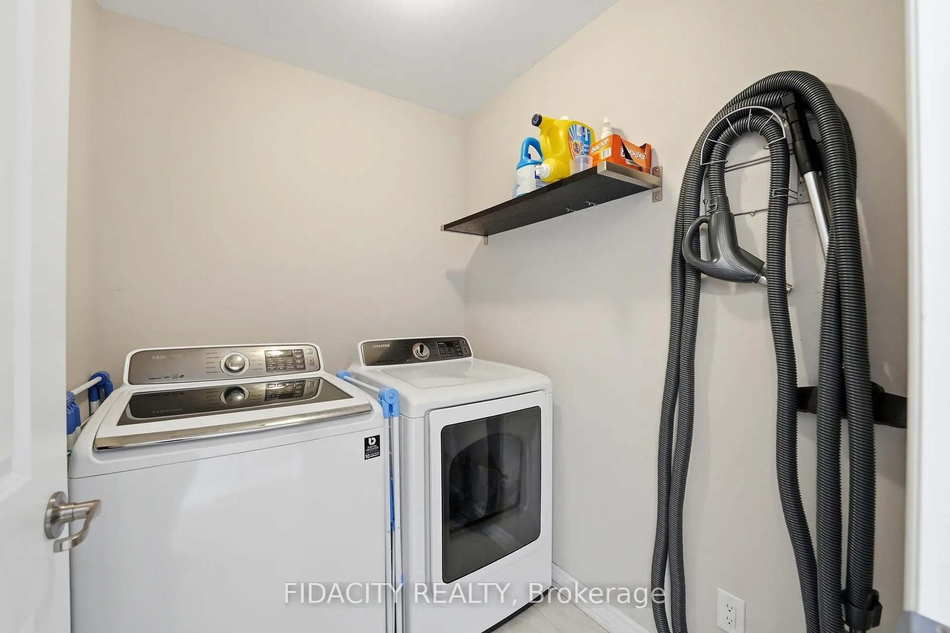 Photo 30 of 16 Sweetbay Circle, Ottawa, Stittsville (North) — HOMEH