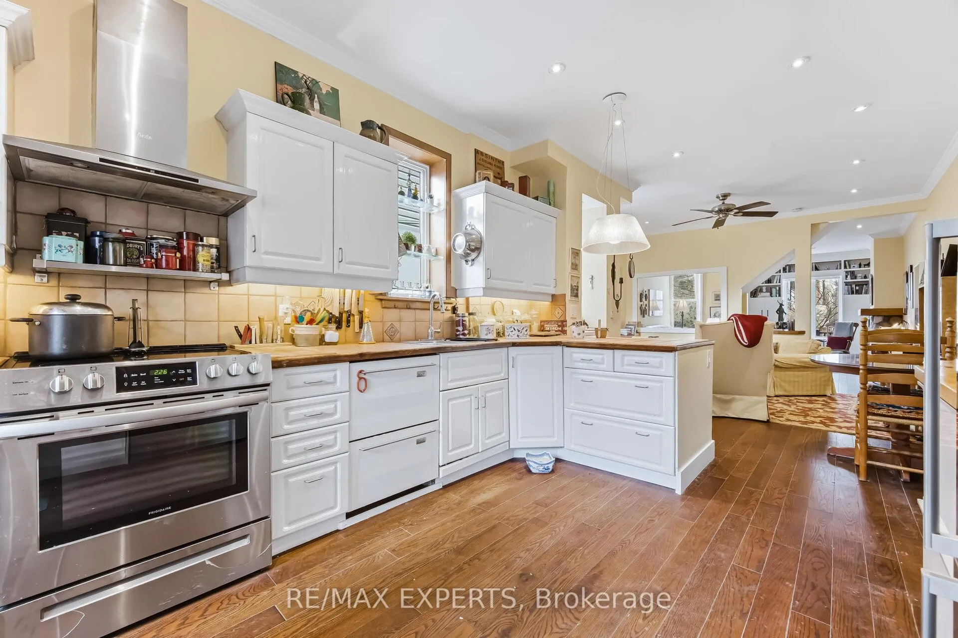 Photo 11 of 34 Grant Street, Toronto, South Riverdale — HOMEH