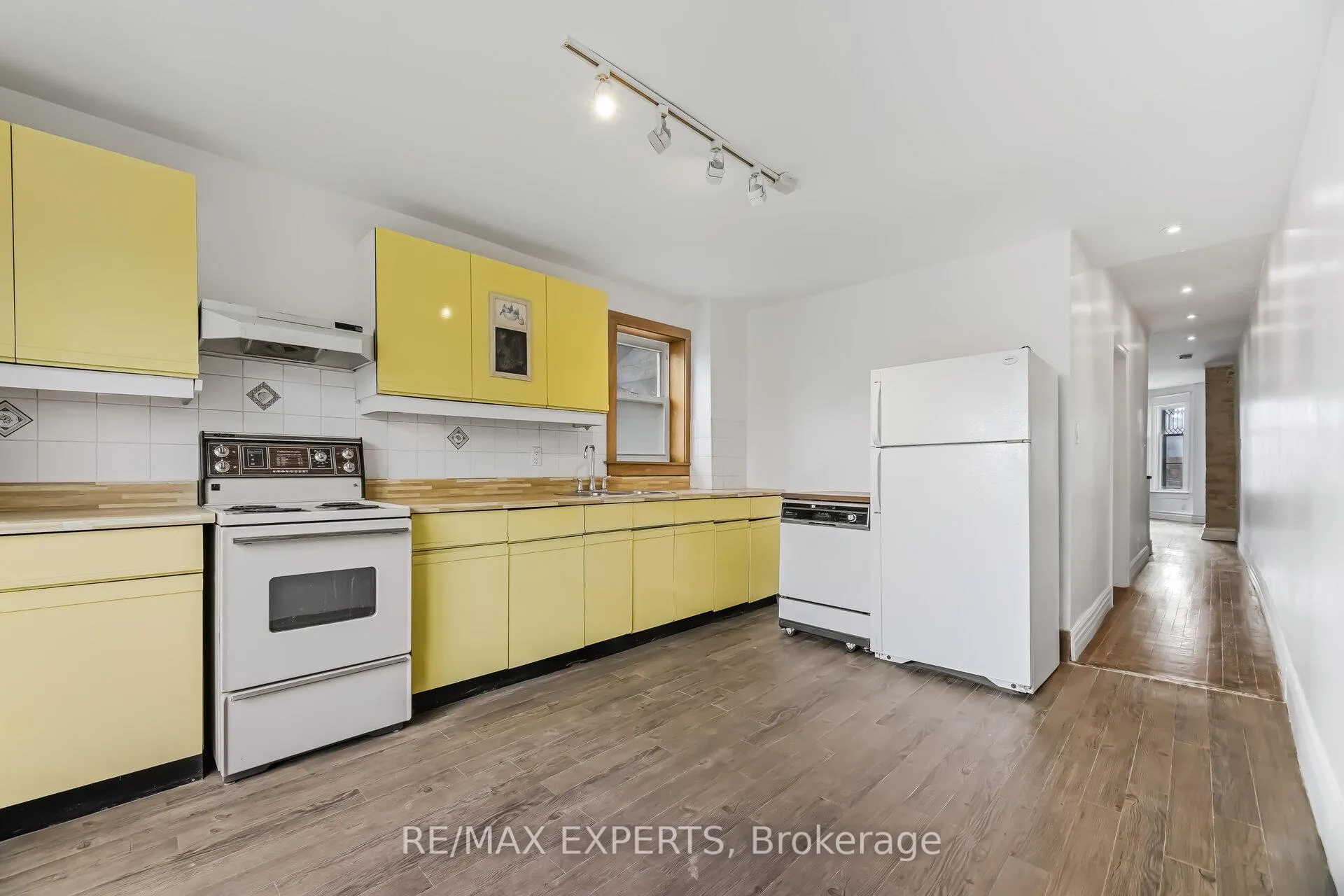 Photo 19 of 34 Grant Street, Toronto, South Riverdale — HOMEH