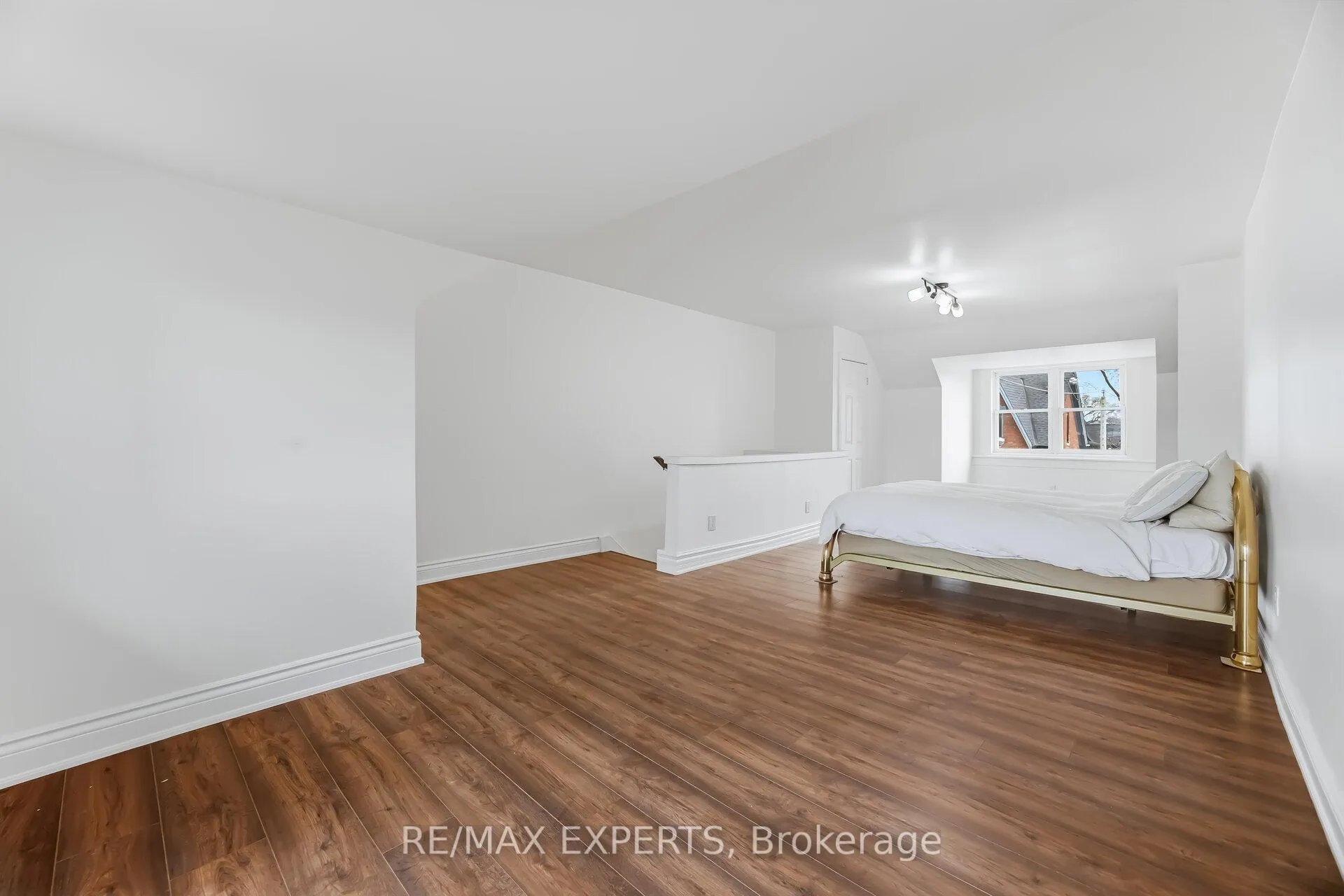 Photo 32 of 34 Grant Street, Toronto, South Riverdale — HOMEH