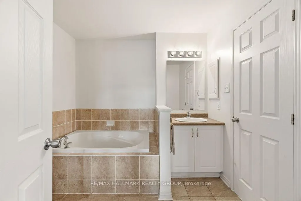 Photo 23 of 79 Chesapeake Crescent, Ottawa, Barrhaven - Cedargrove/Fraserdale — HOMEH