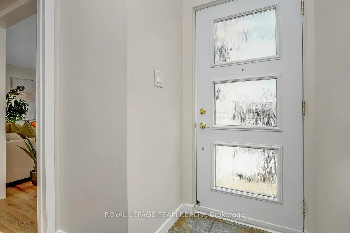 Photo 2 of 27 Winchester Drive, Ottawa, Kanata - Glencairn/Hazeldean — HOMEH