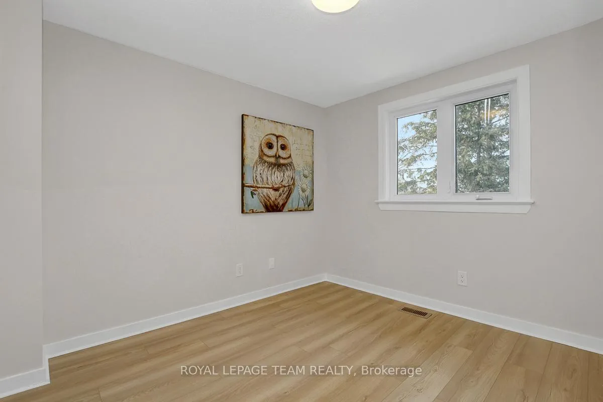 Photo 19 of 27 Winchester Drive, Ottawa, Kanata - Glencairn/Hazeldean — HOMEH