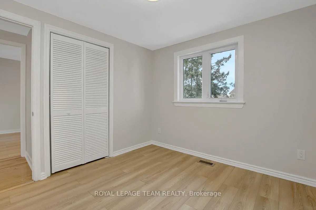 Photo 22 of 27 Winchester Drive, Ottawa, Kanata - Glencairn/Hazeldean — HOMEH
