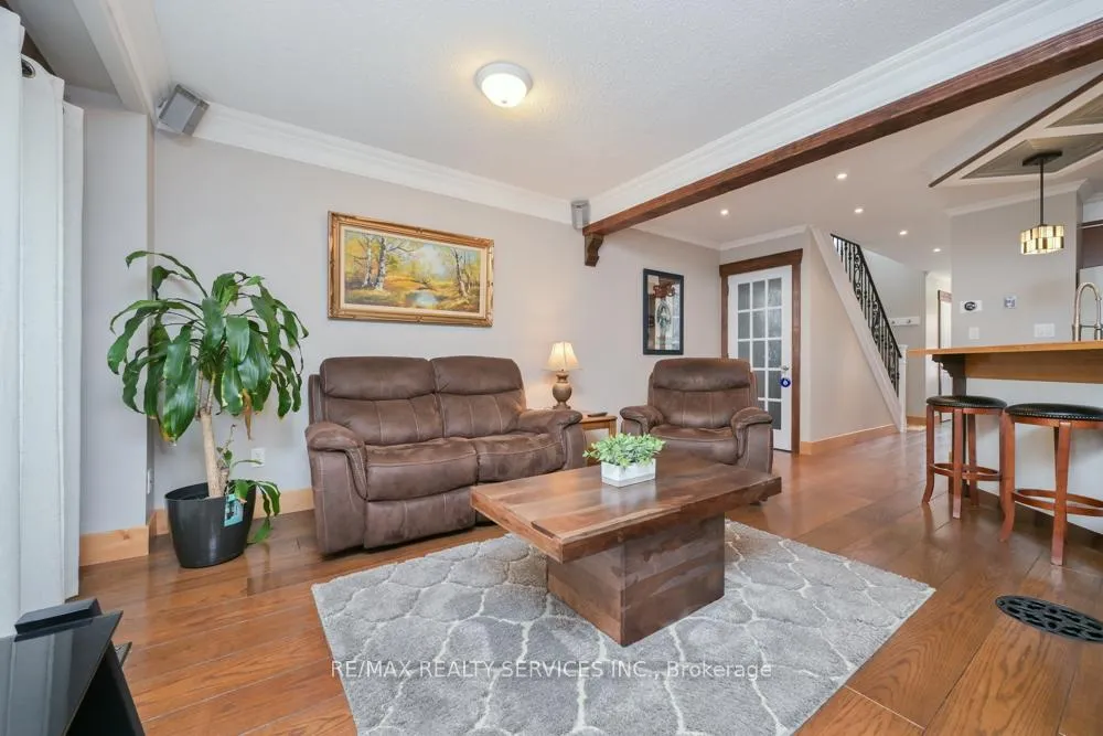 Photo 9 of 8 Collins Crescent, Brampton, Brampton North — HOMEH