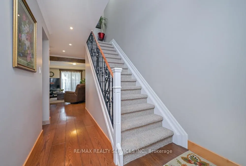 Photo 15 of 8 Collins Crescent, Brampton, Brampton North — HOMEH
