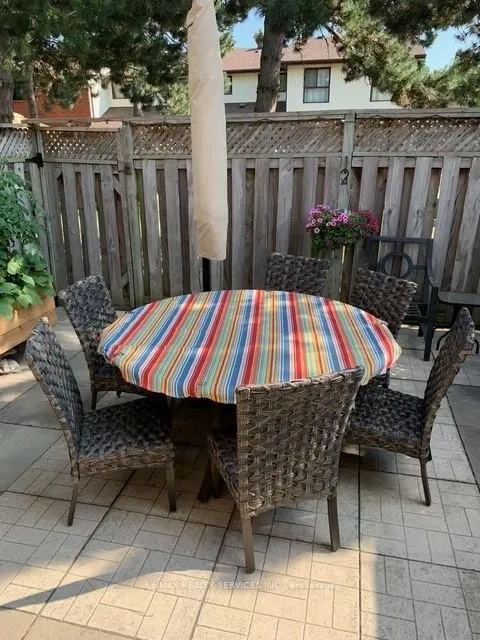 Photo 31 of 8 Collins Crescent, Brampton, Brampton North — HOMEH