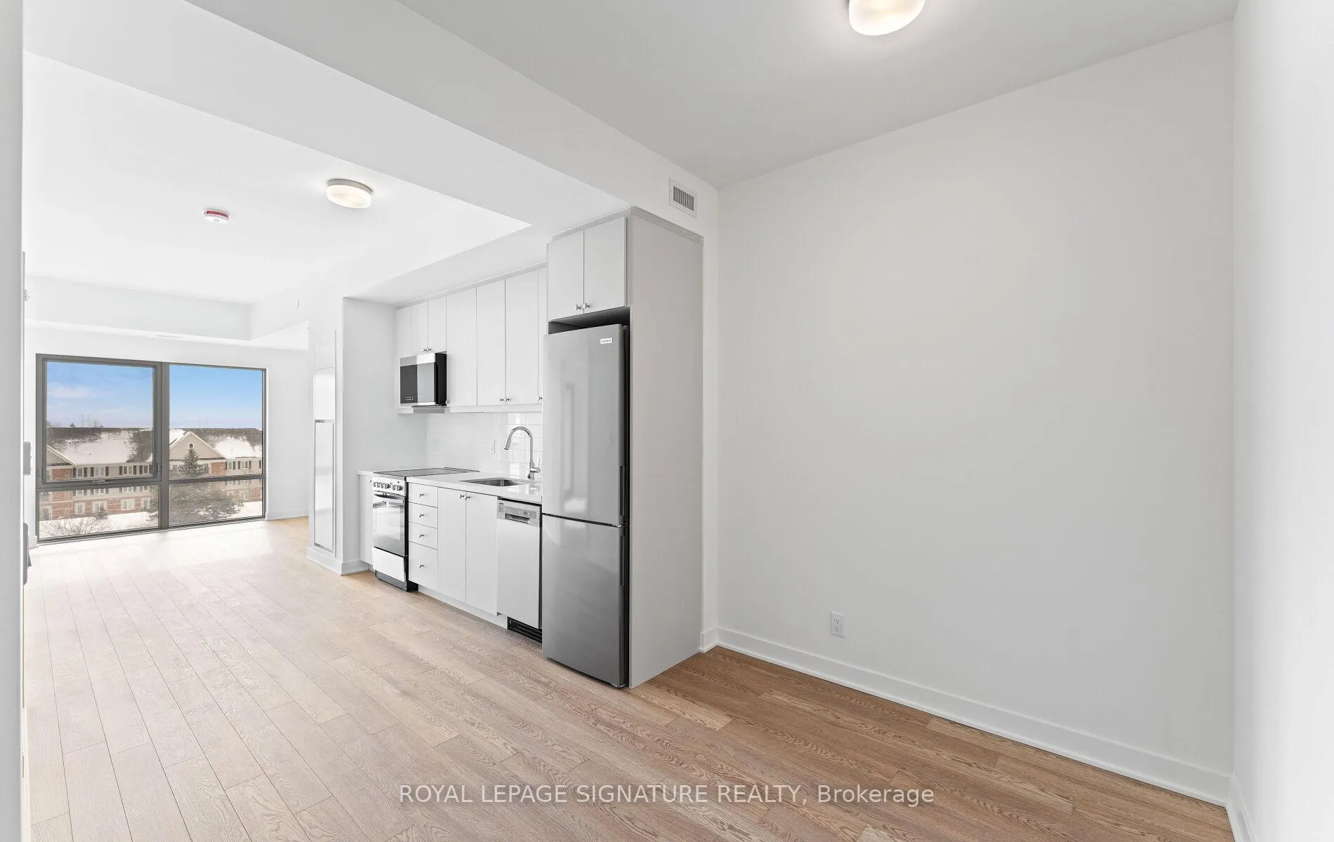 Photo 8 of Unit 504, 51 Clarington Blvd, Clarington, Bowmanville — HOMEH