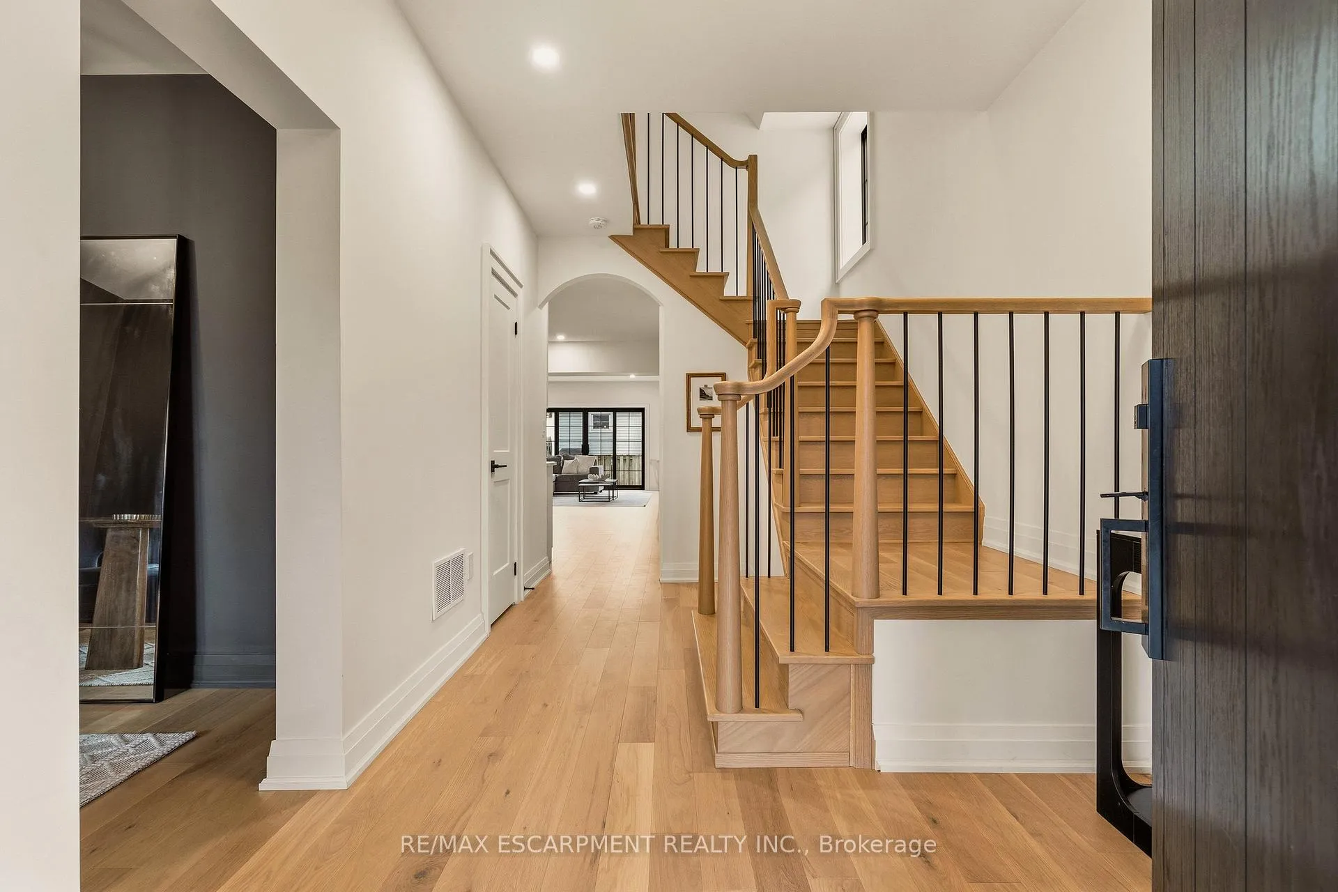Photo 3 of 30 Matilda Street N, Hamilton, Dundas — HOMEH