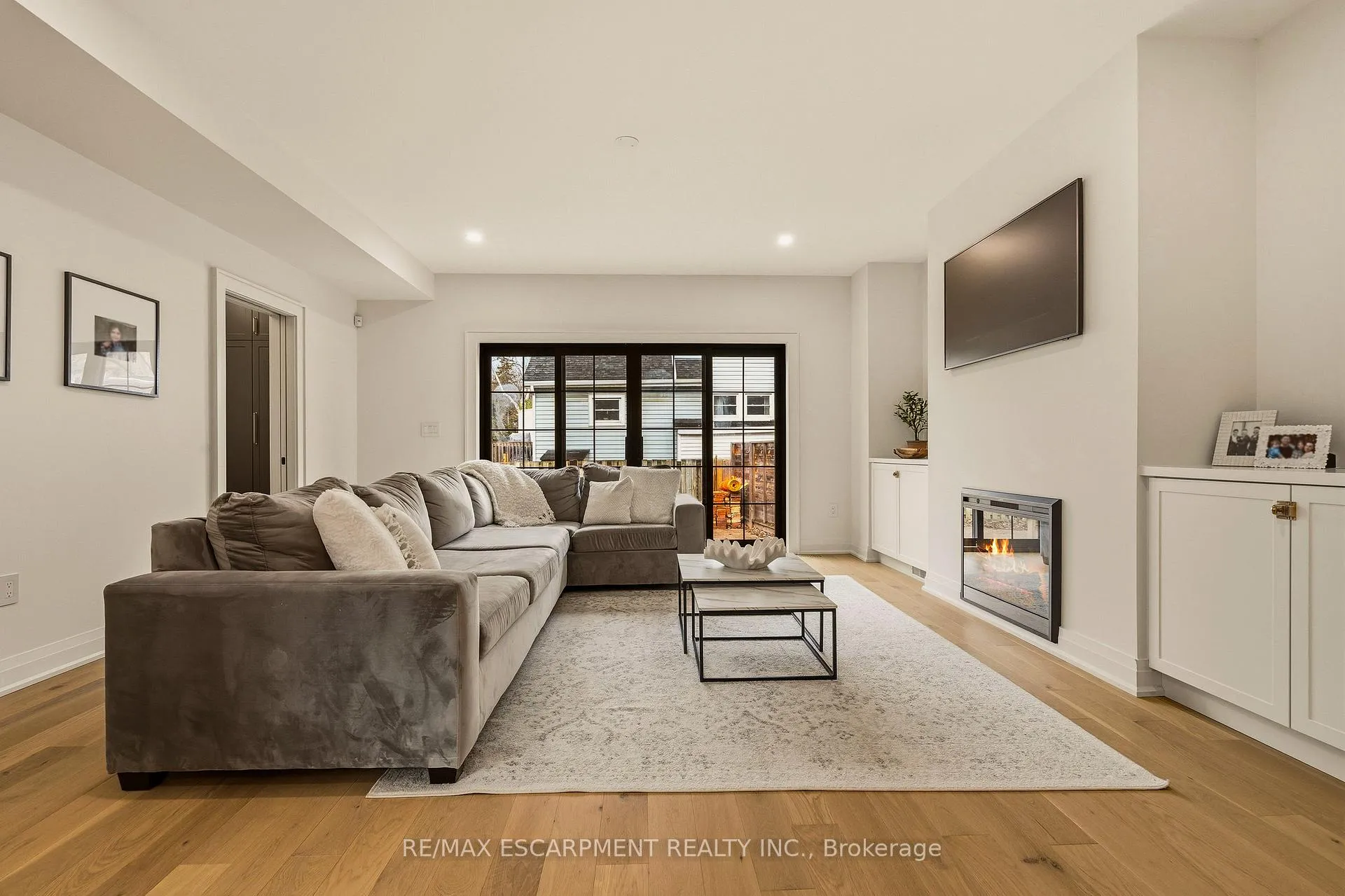 Photo 19 of 30 Matilda Street N, Hamilton, Dundas — HOMEH