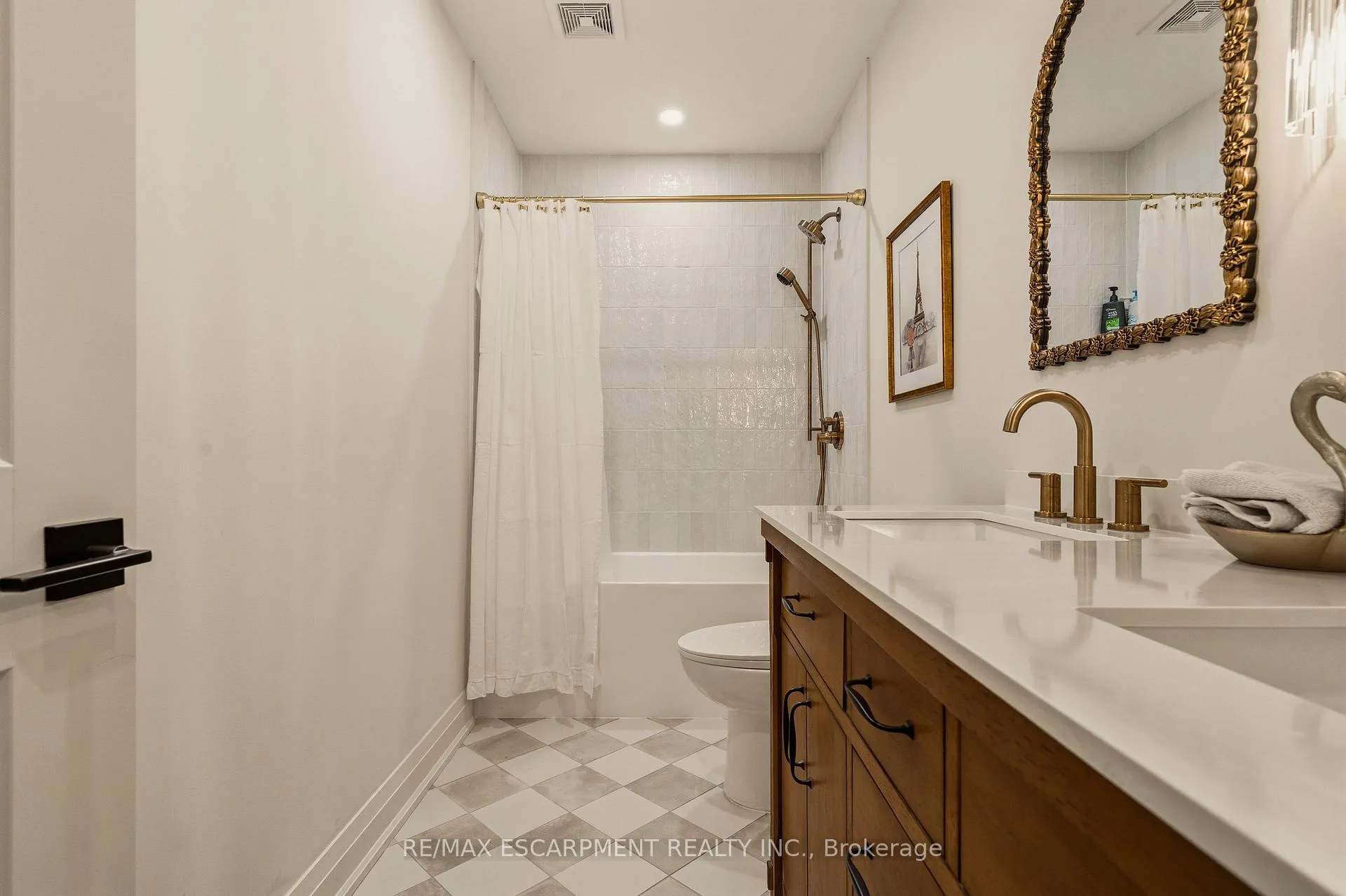 Photo 34 of 30 Matilda Street N, Hamilton, Dundas — HOMEH