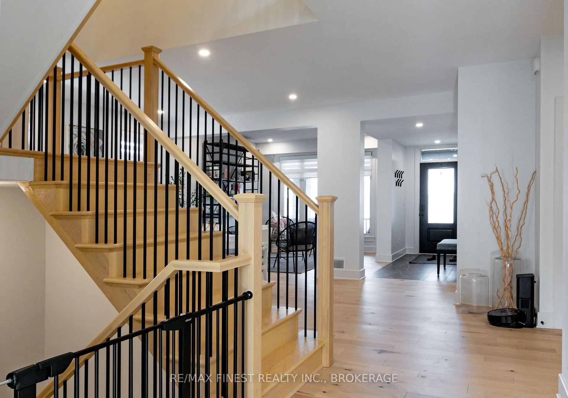 Photo 8 of 1235 Waterside Way, Kingston, Kingston East (Incl Barret Crt) — HOMEH