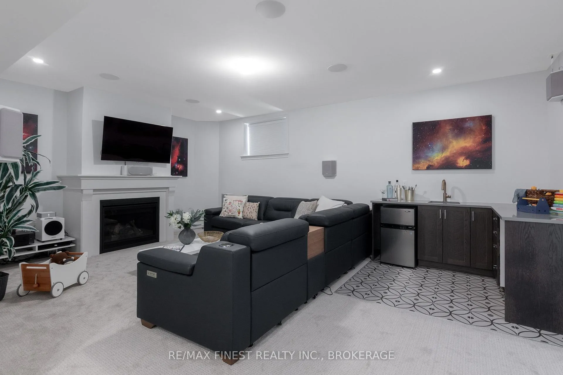 Photo 36 of 1235 Waterside Way, Kingston, Kingston East (Incl Barret Crt) — HOMEH