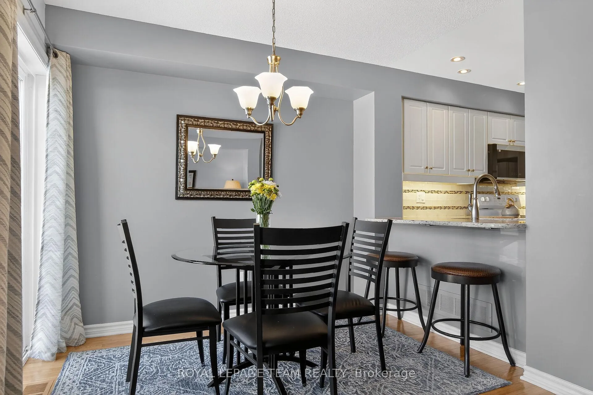 Photo 12 of 114 Tandalee Crescent, Ottawa, Kanata - Emerald Meadows/Trailwest — HOMEH