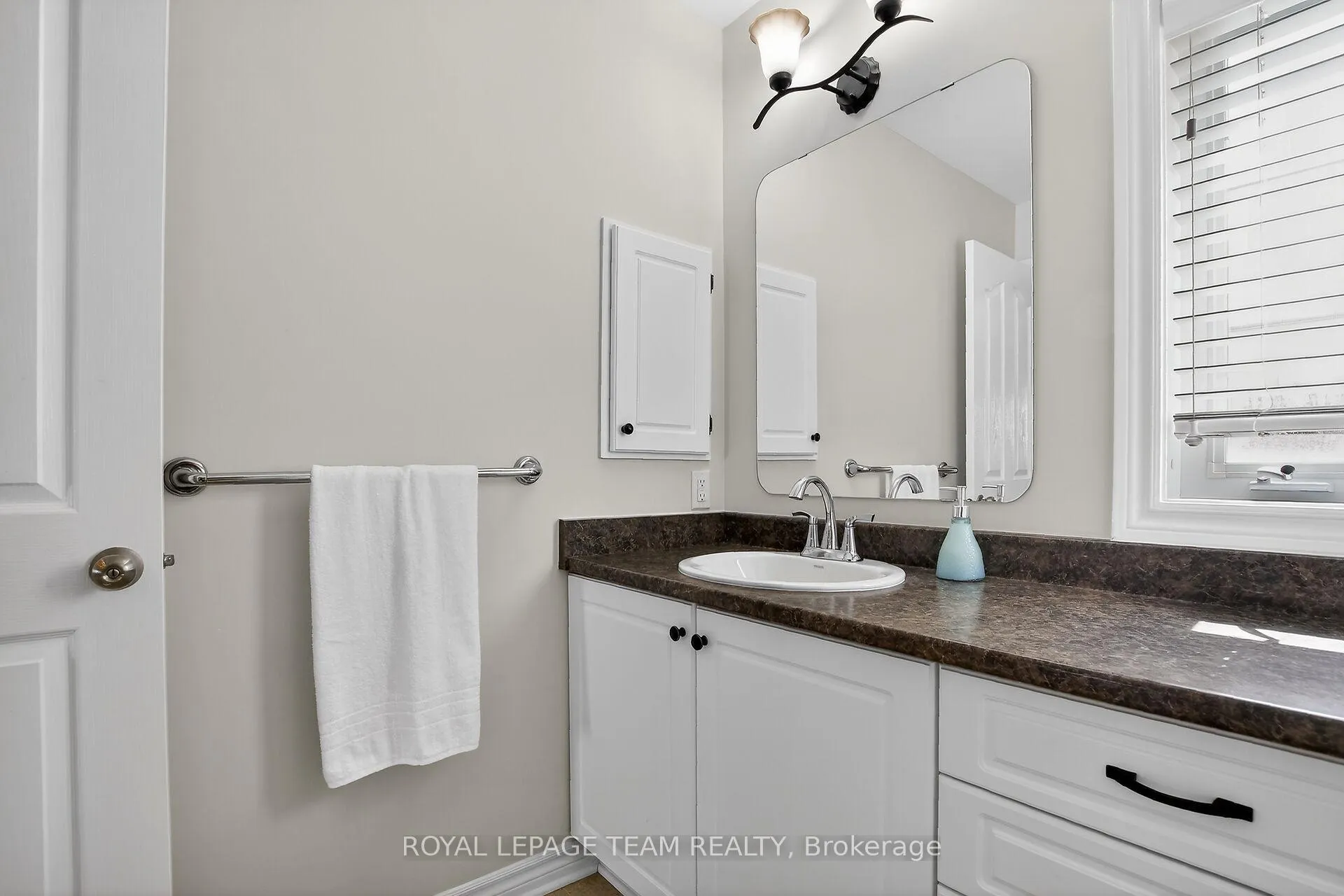 Photo 22 of 114 Tandalee Crescent, Ottawa, Kanata - Emerald Meadows/Trailwest — HOMEH
