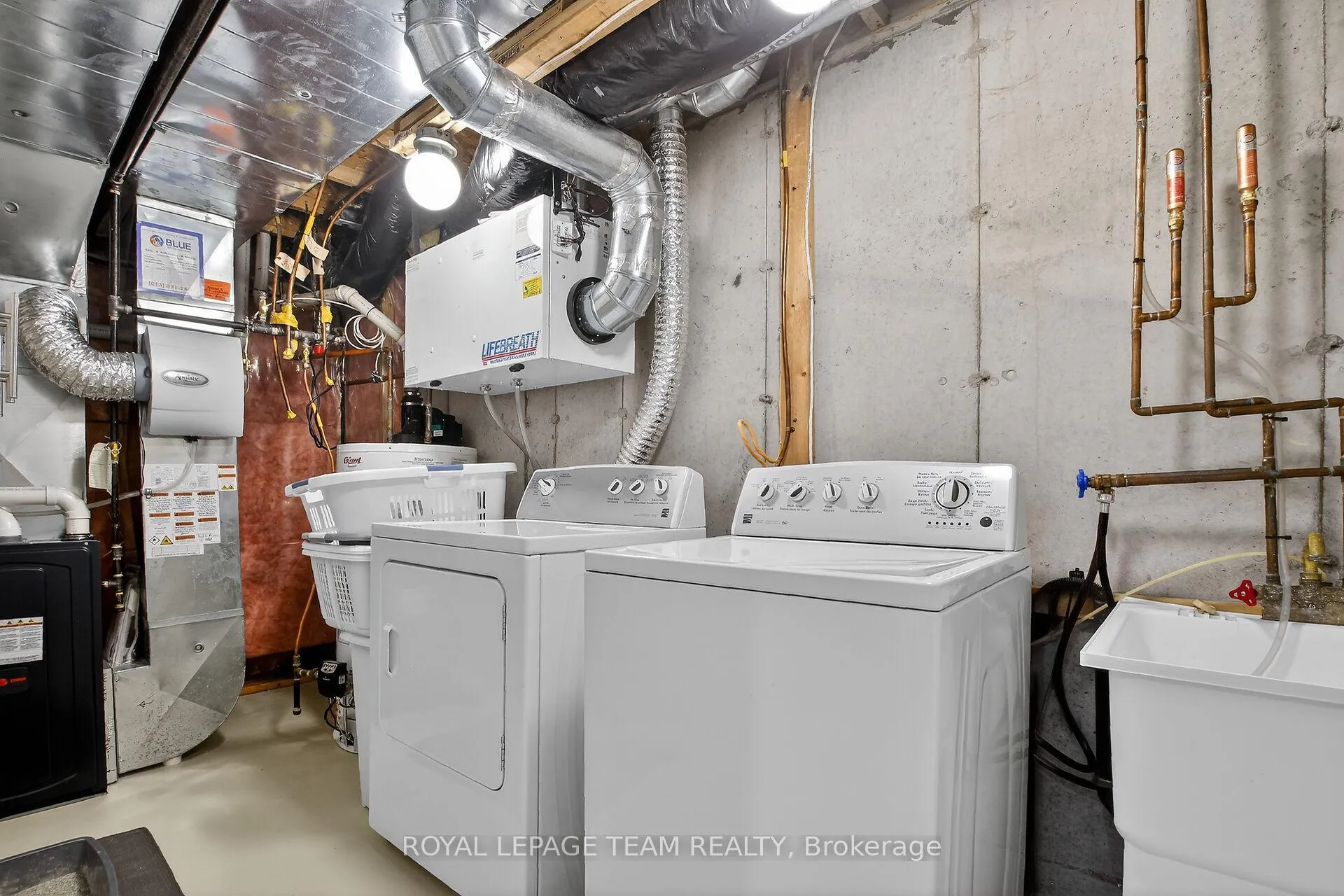 Photo 33 of 114 Tandalee Crescent, Ottawa, Kanata - Emerald Meadows/Trailwest — HOMEH