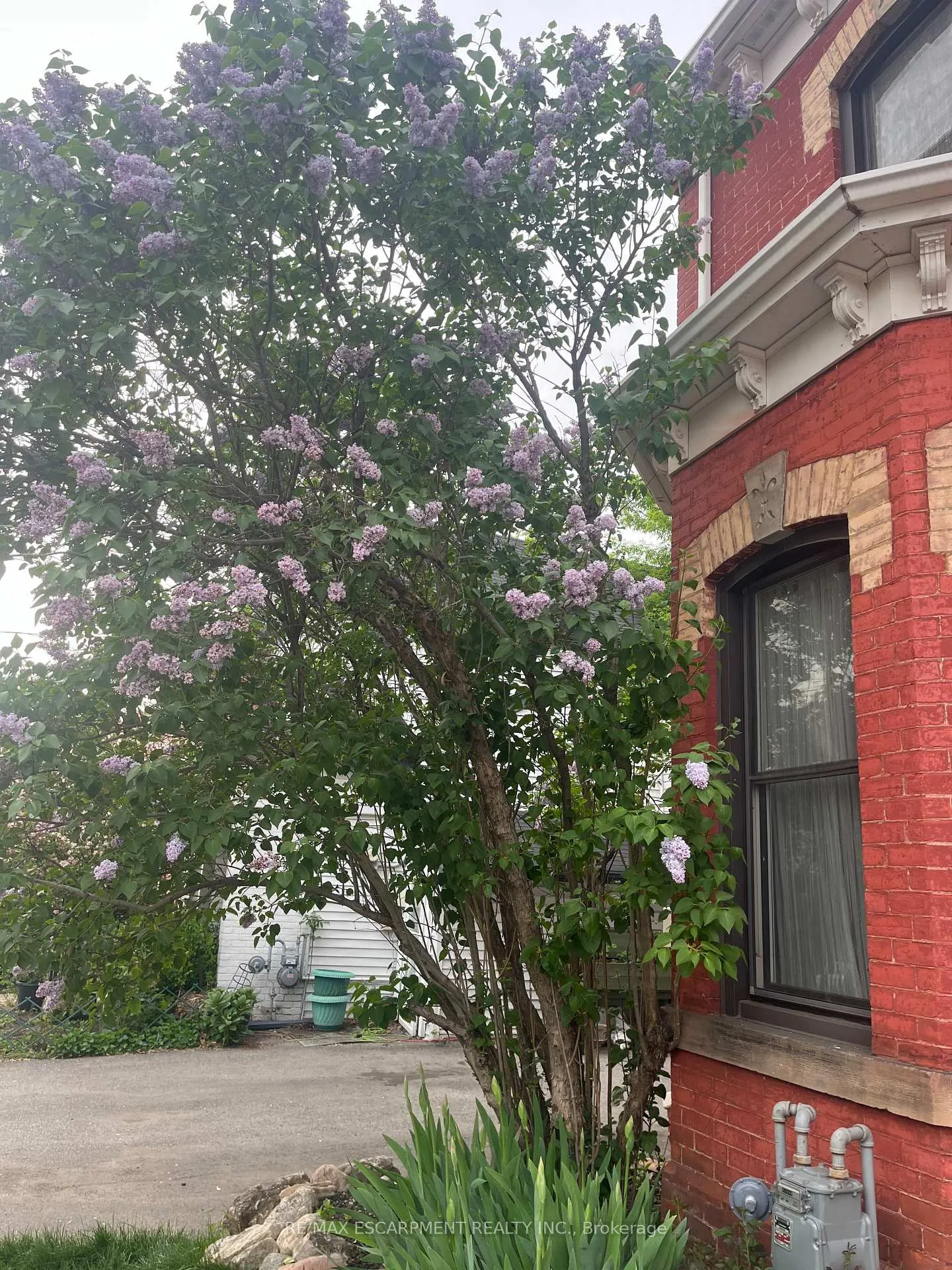 Photo 2 of 276 Hunter Street W, Hamilton, Kirkendall — HOMEH