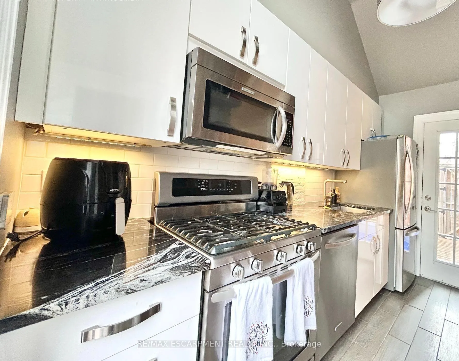 Photo 6 of 276 Hunter Street W, Hamilton, Kirkendall — HOMEH