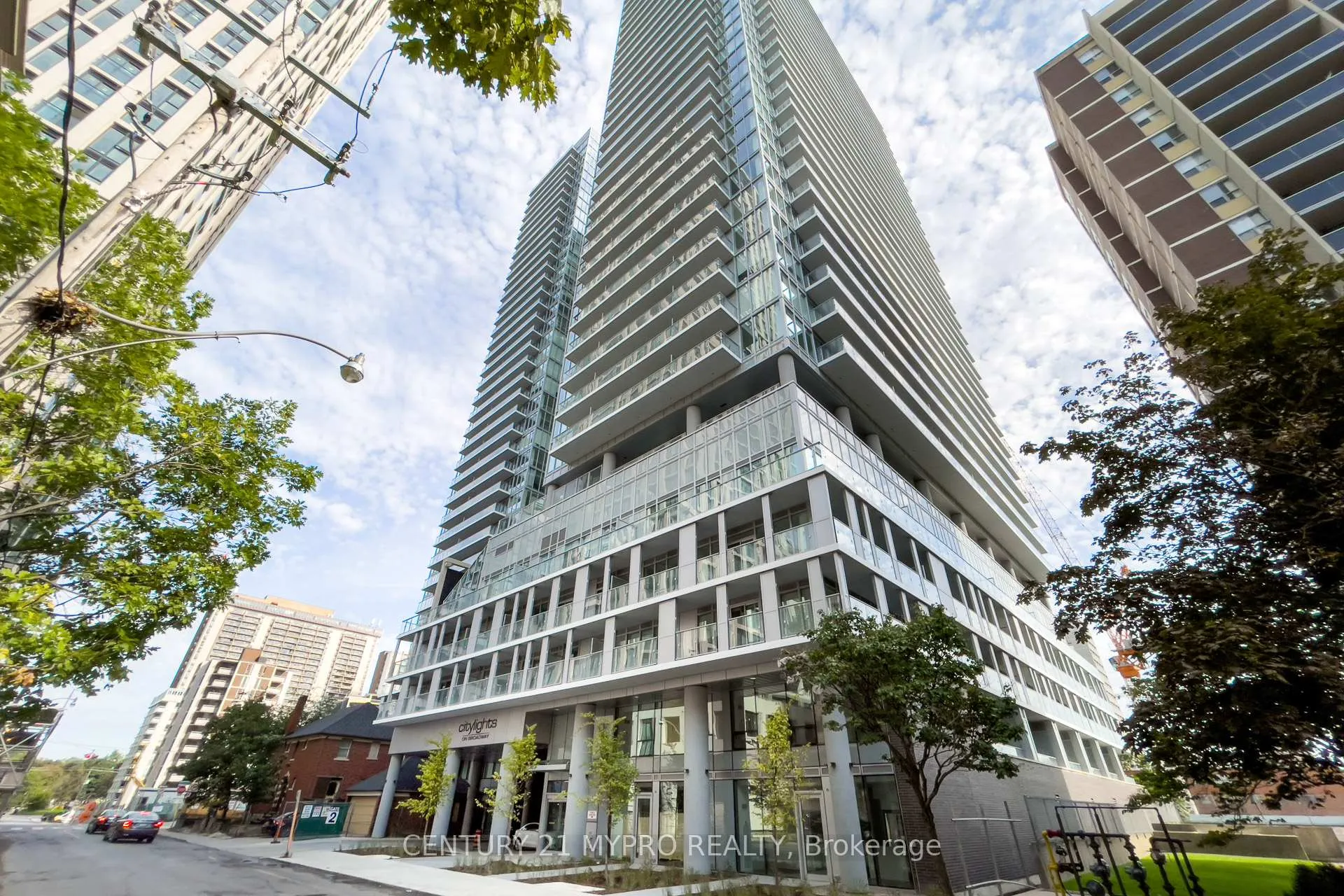 Front of Unit 2714, 195 Redpath Avenue