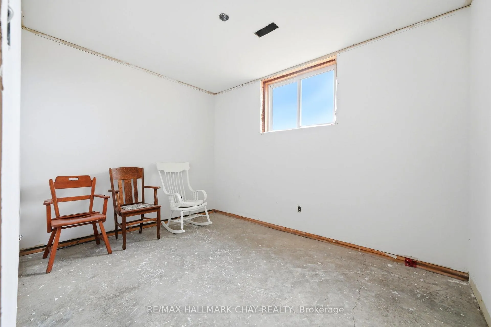 Photo 34 of 57 Tecumseth Street S, New Tecumseth, Beeton — HOMEH
