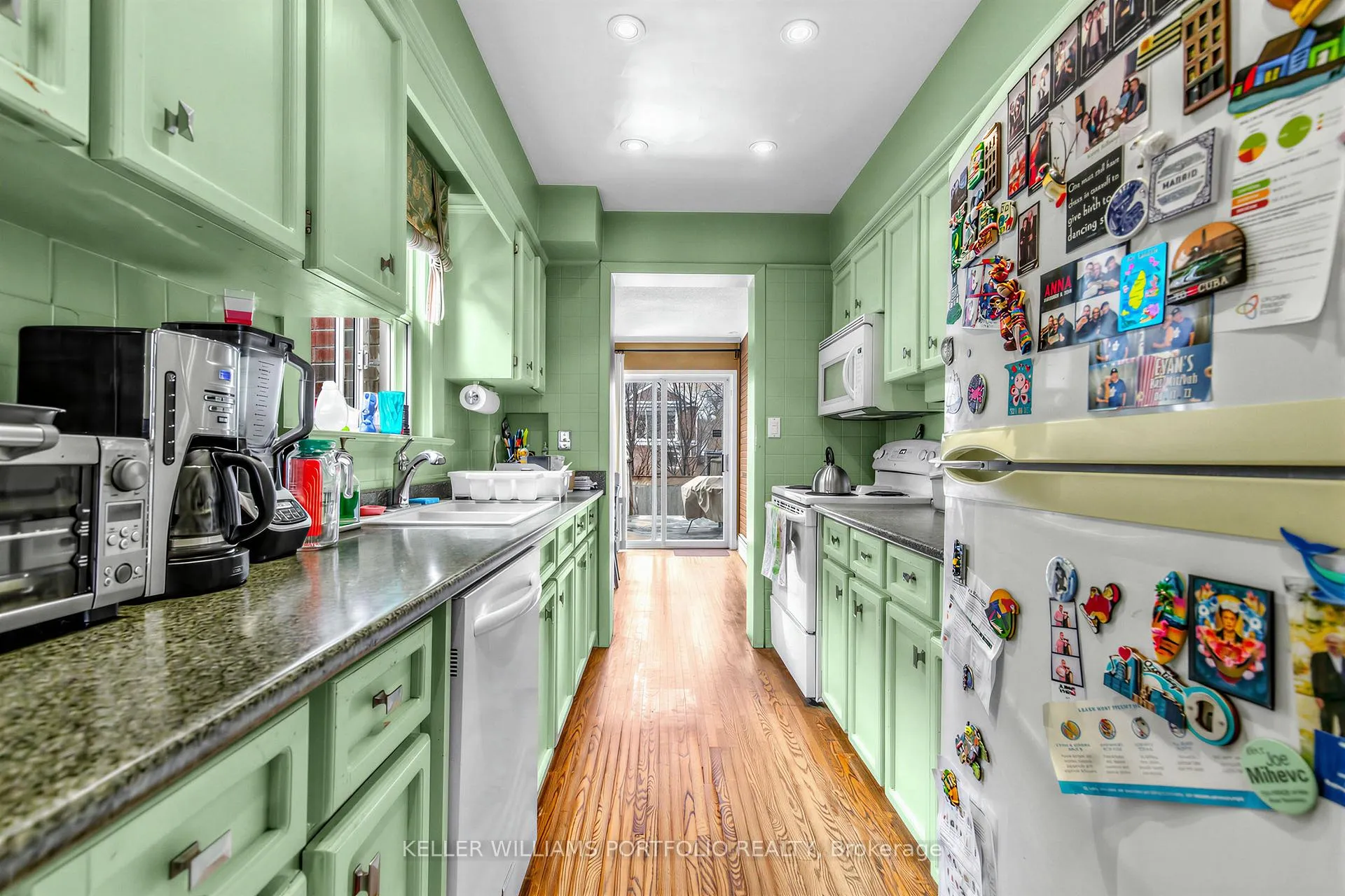 Photo 15 of 22 Glen Cedar Road, Toronto, Humewood-Cedarvale — HOMEH