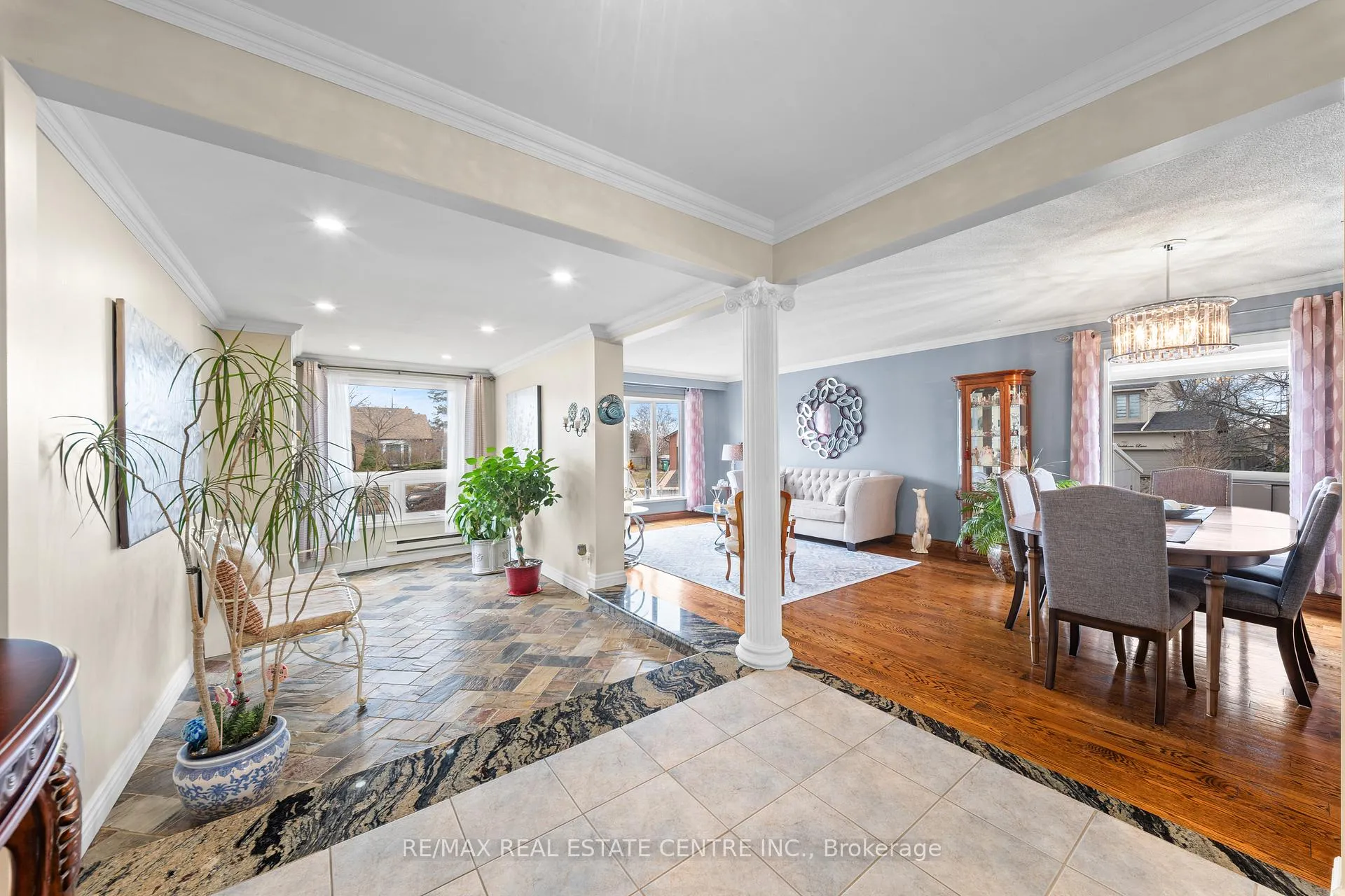Photo 7 of 15 Blackthorn Lane, Brampton, Brampton North — HOMEH