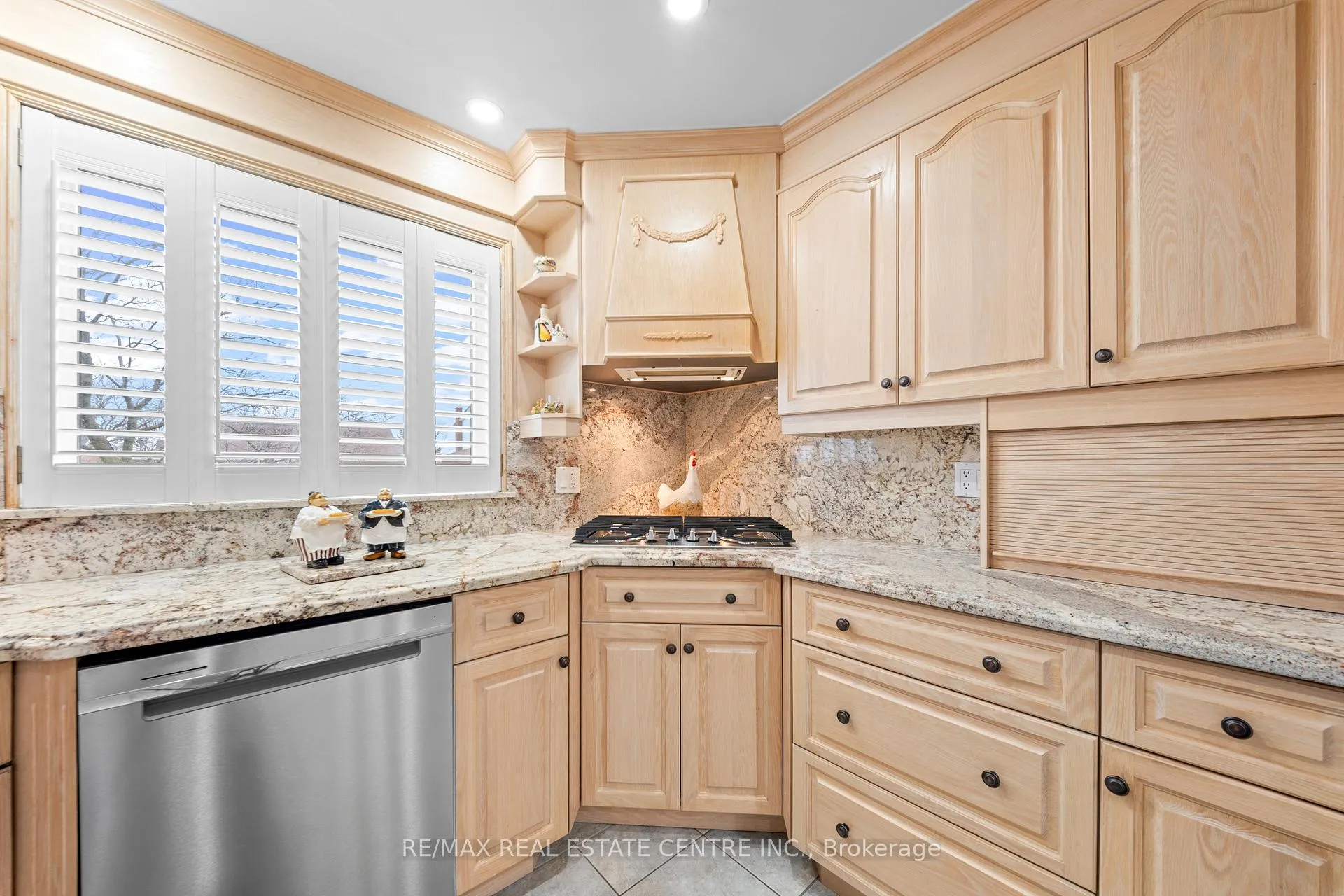 Photo 18 of 15 Blackthorn Lane, Brampton, Brampton North — HOMEH