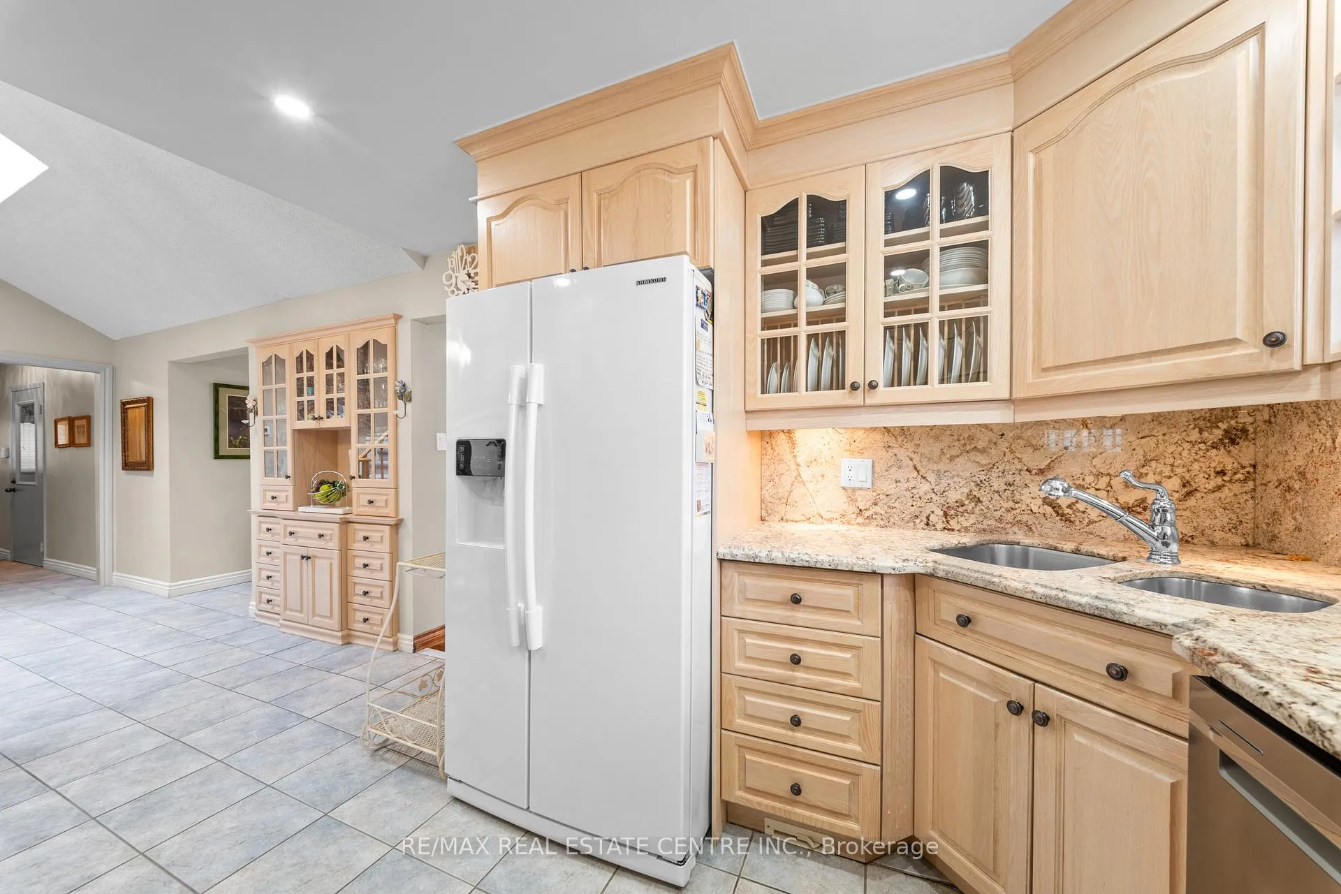 Photo 19 of 15 Blackthorn Lane, Brampton, Brampton North — HOMEH