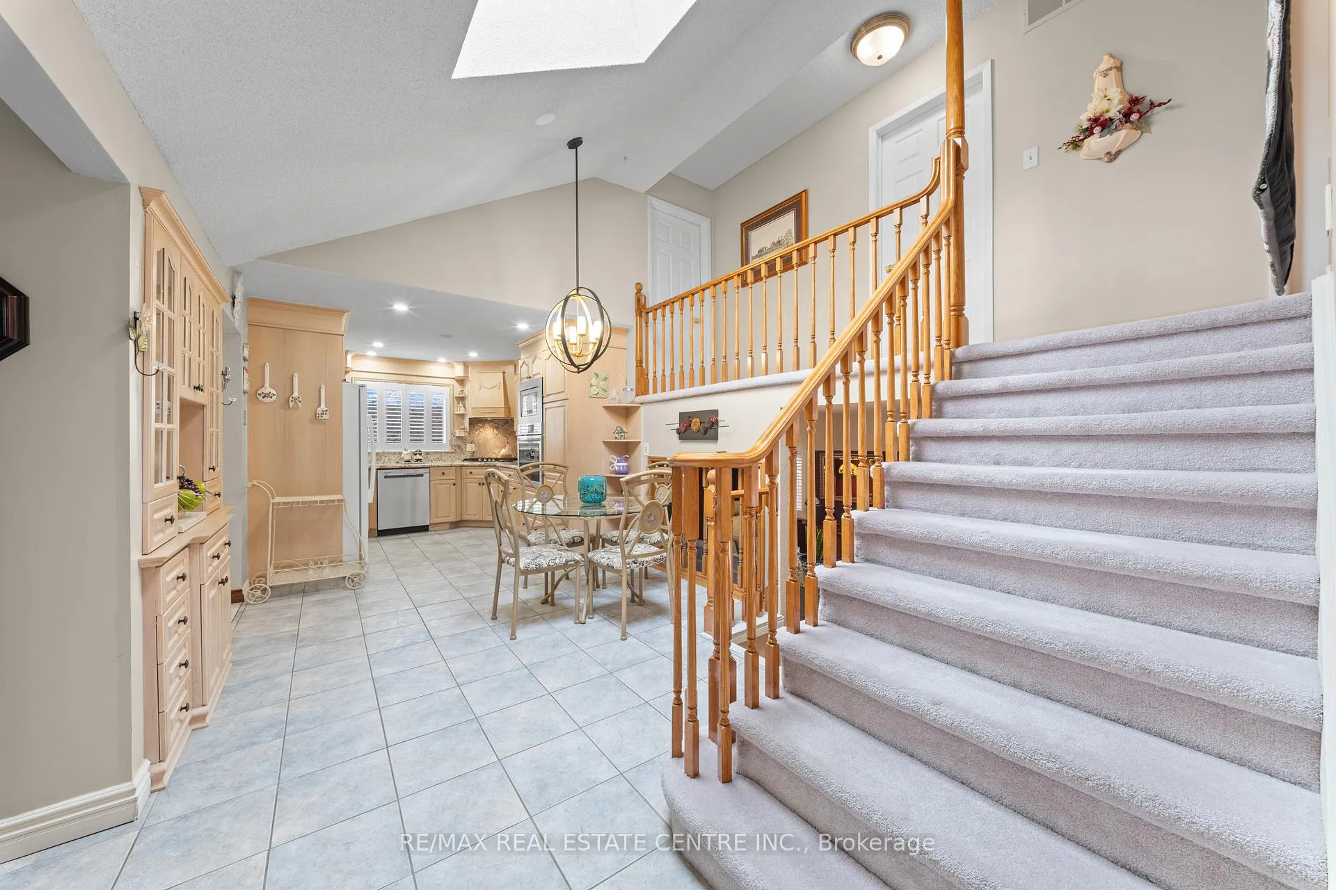 Photo 21 of 15 Blackthorn Lane, Brampton, Brampton North — HOMEH