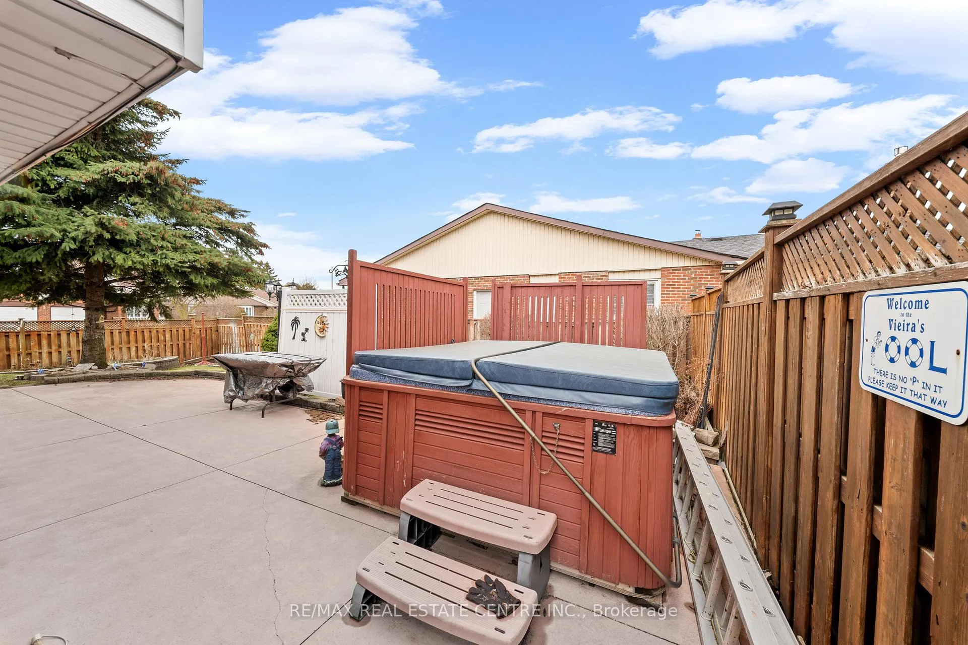 Photo 49 of 15 Blackthorn Lane, Brampton, Brampton North — HOMEH