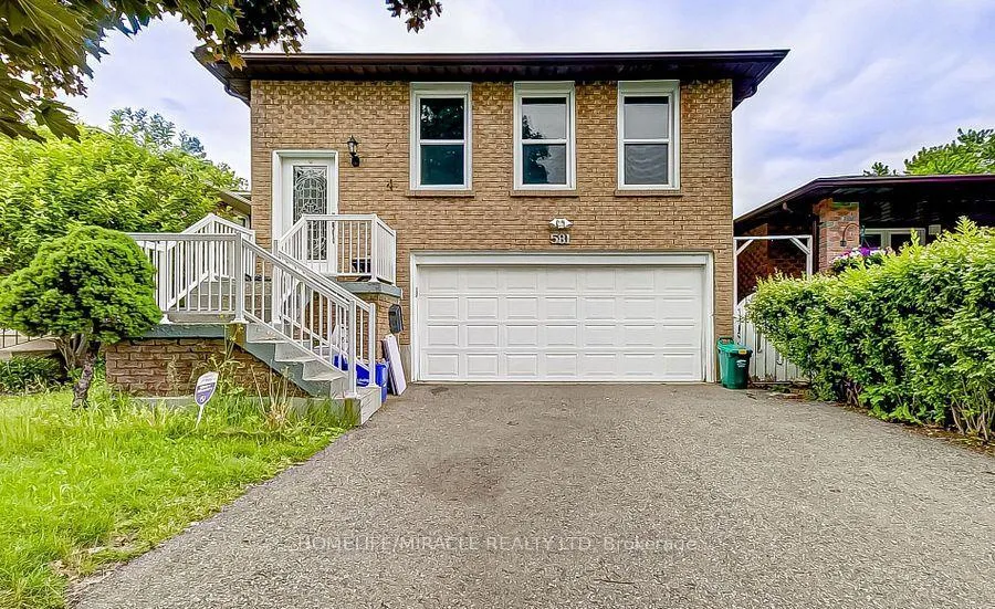 Front of 581 Hayward Crescent