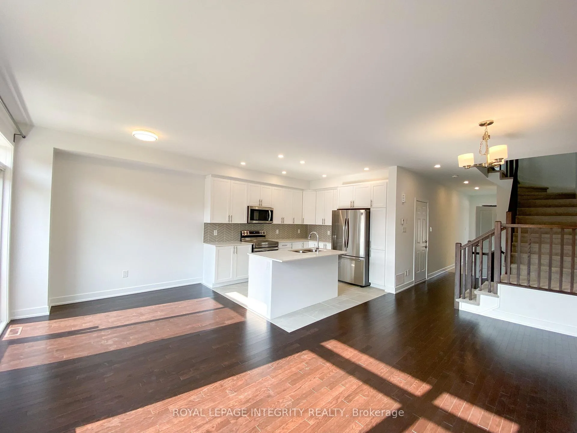 Photo 5 of 239 Zinnia Way, Ottawa, Riverside South/Gloucester Glen — HOMEH