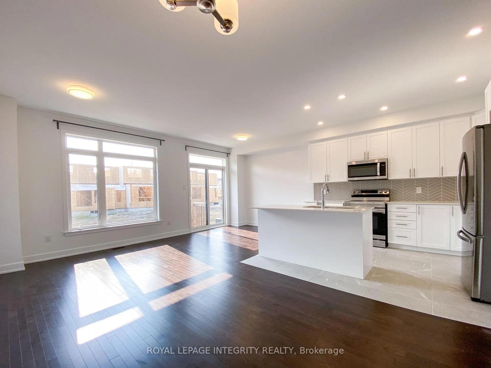 Photo 6 of 239 Zinnia Way, Ottawa, Riverside South/Gloucester Glen — HOMEH