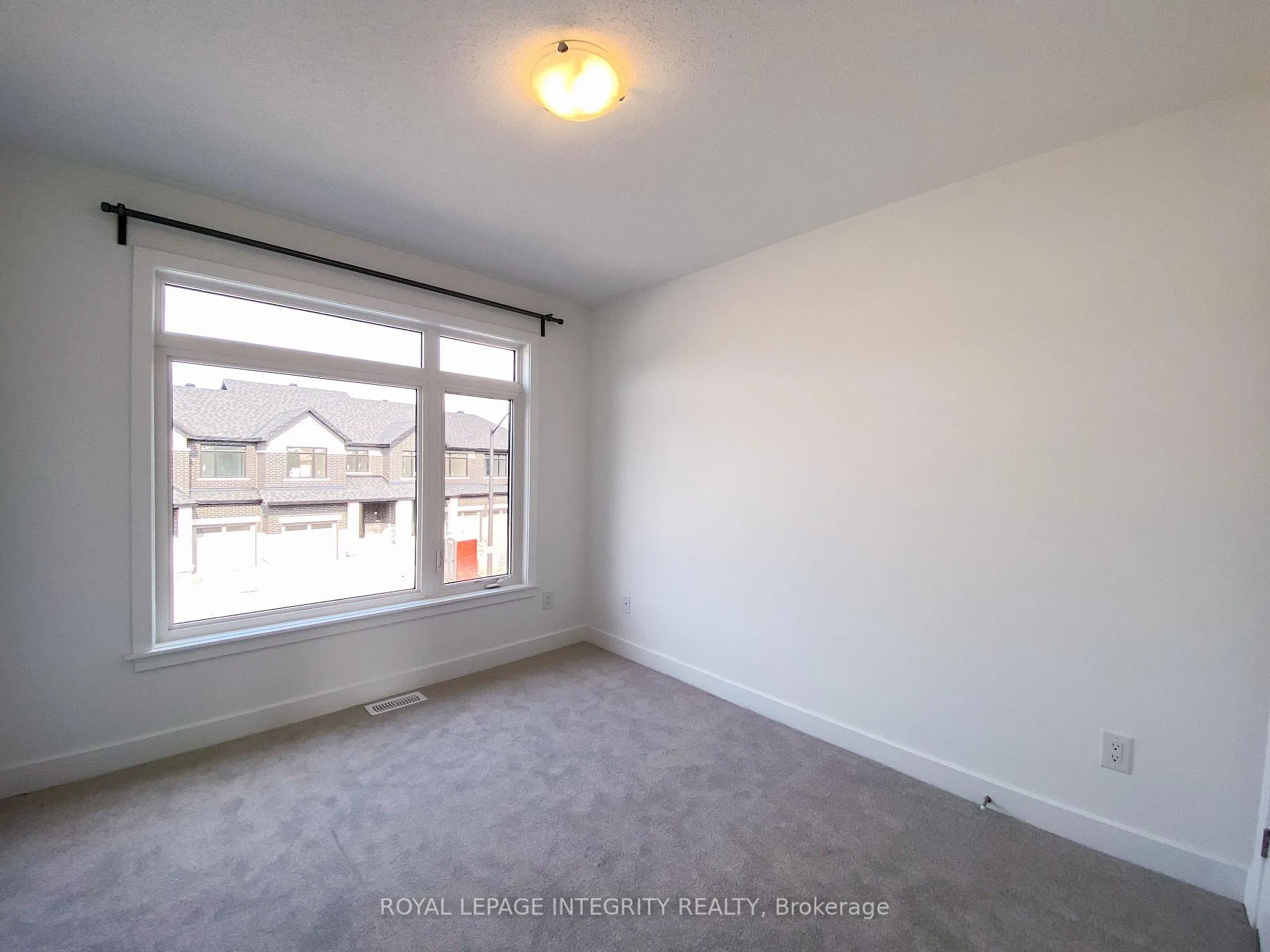 Photo 11 of 239 Zinnia Way, Ottawa, Riverside South/Gloucester Glen — HOMEH