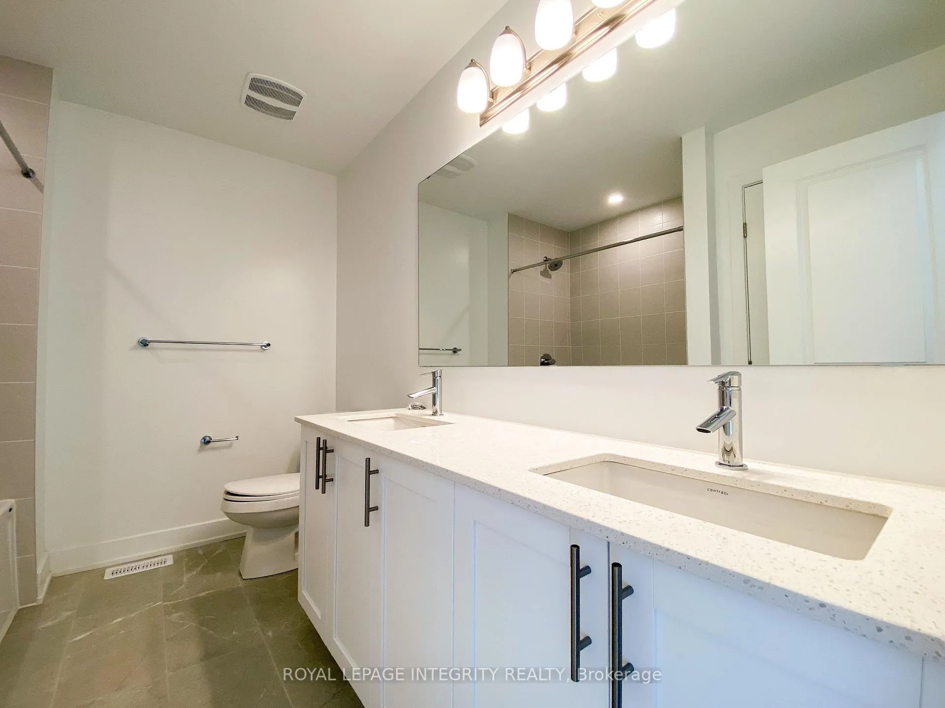Photo 13 of 239 Zinnia Way, Ottawa, Riverside South/Gloucester Glen — HOMEH